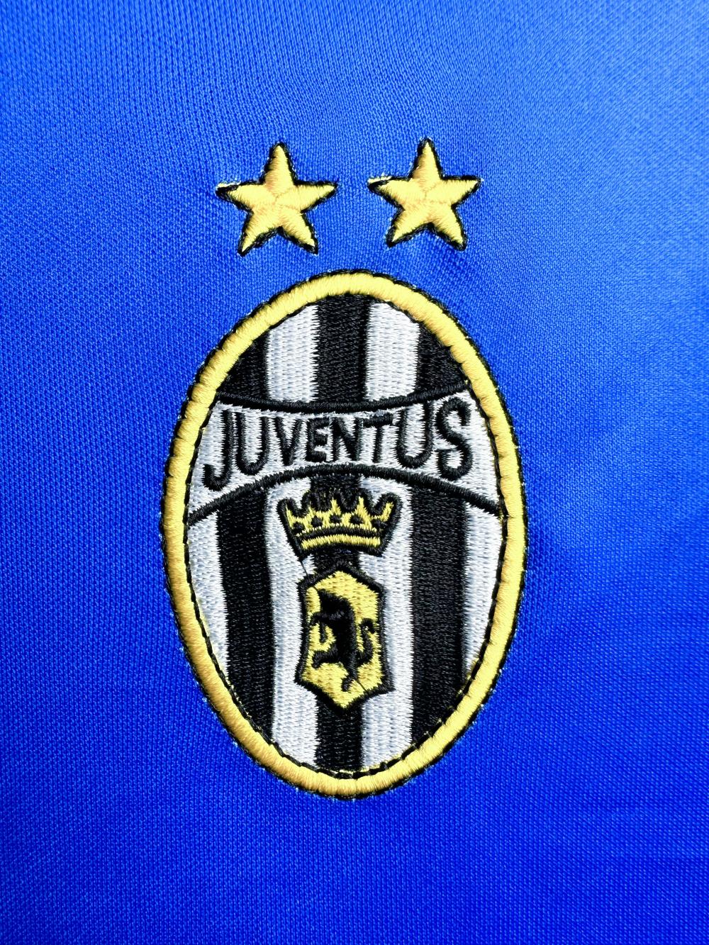 1999-2000 Juventus Away jersey