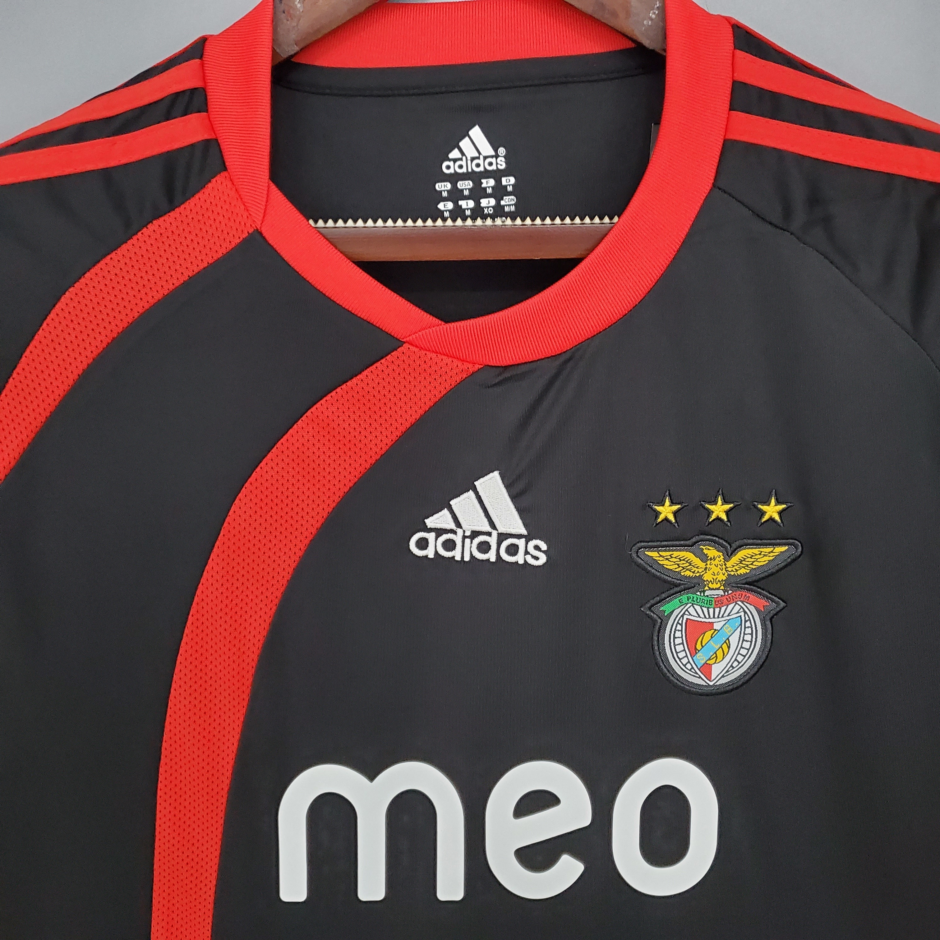 2009-2010 Benfica Away jersey