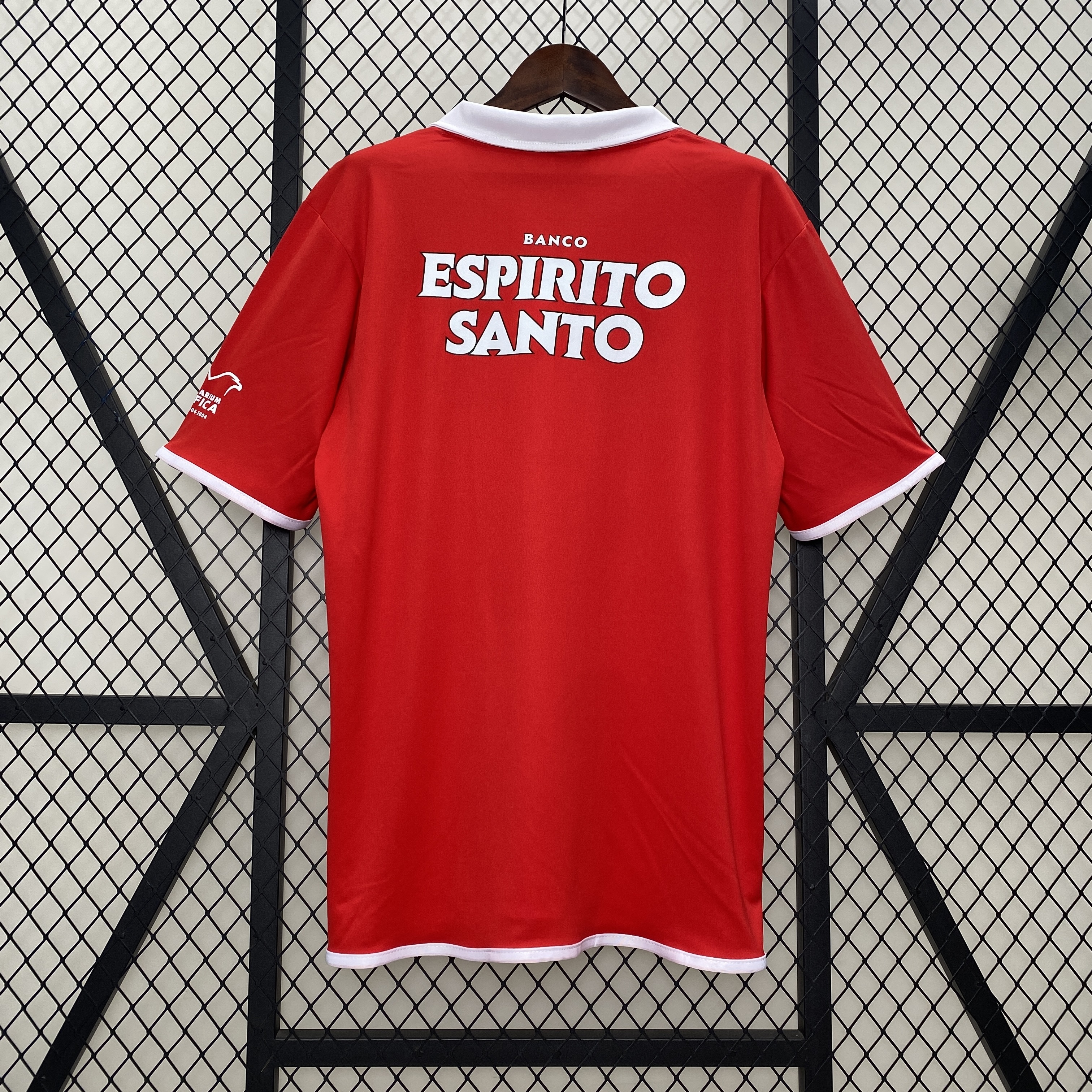 2004-2005 Benfica Home jersey