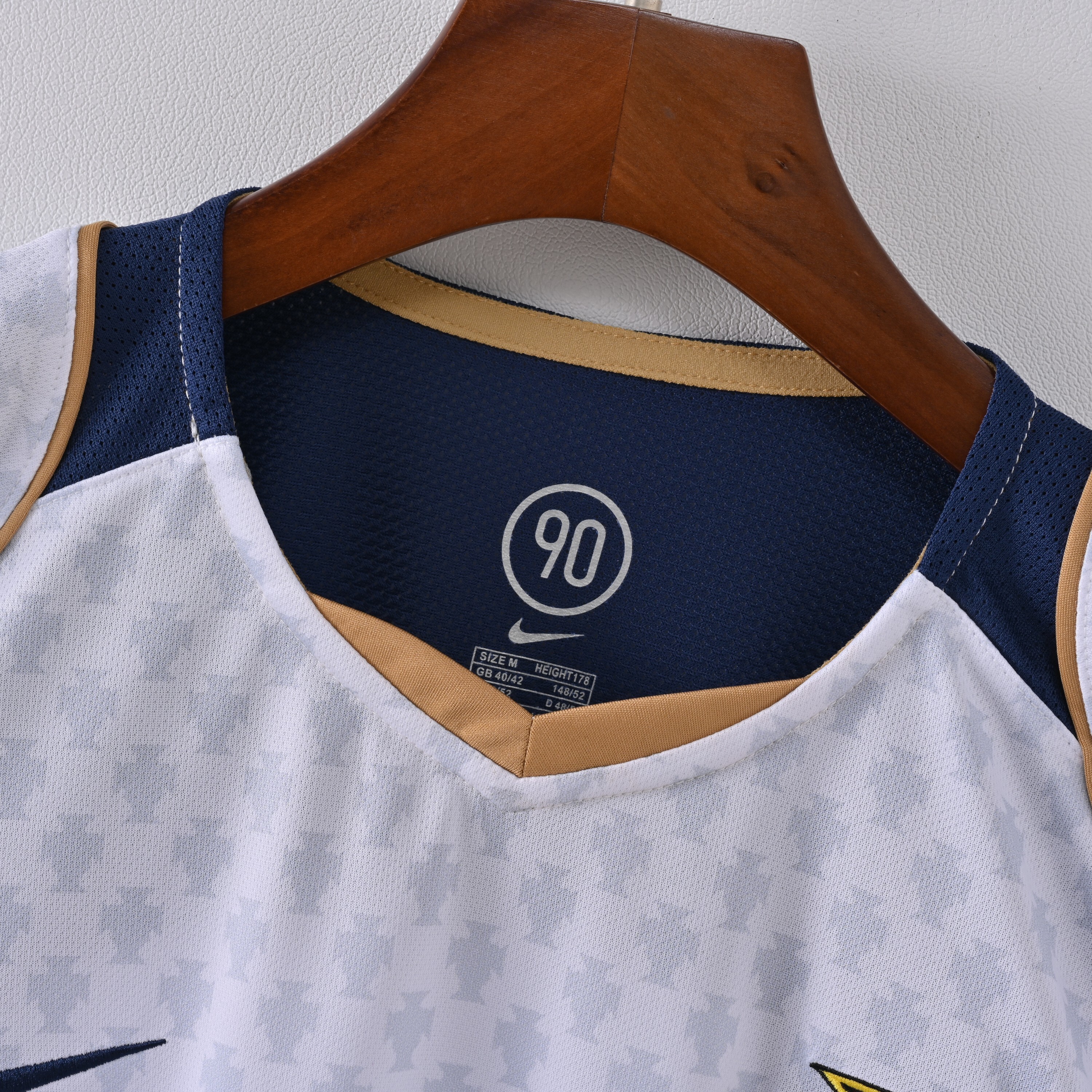 2004 Portugal Away jersey