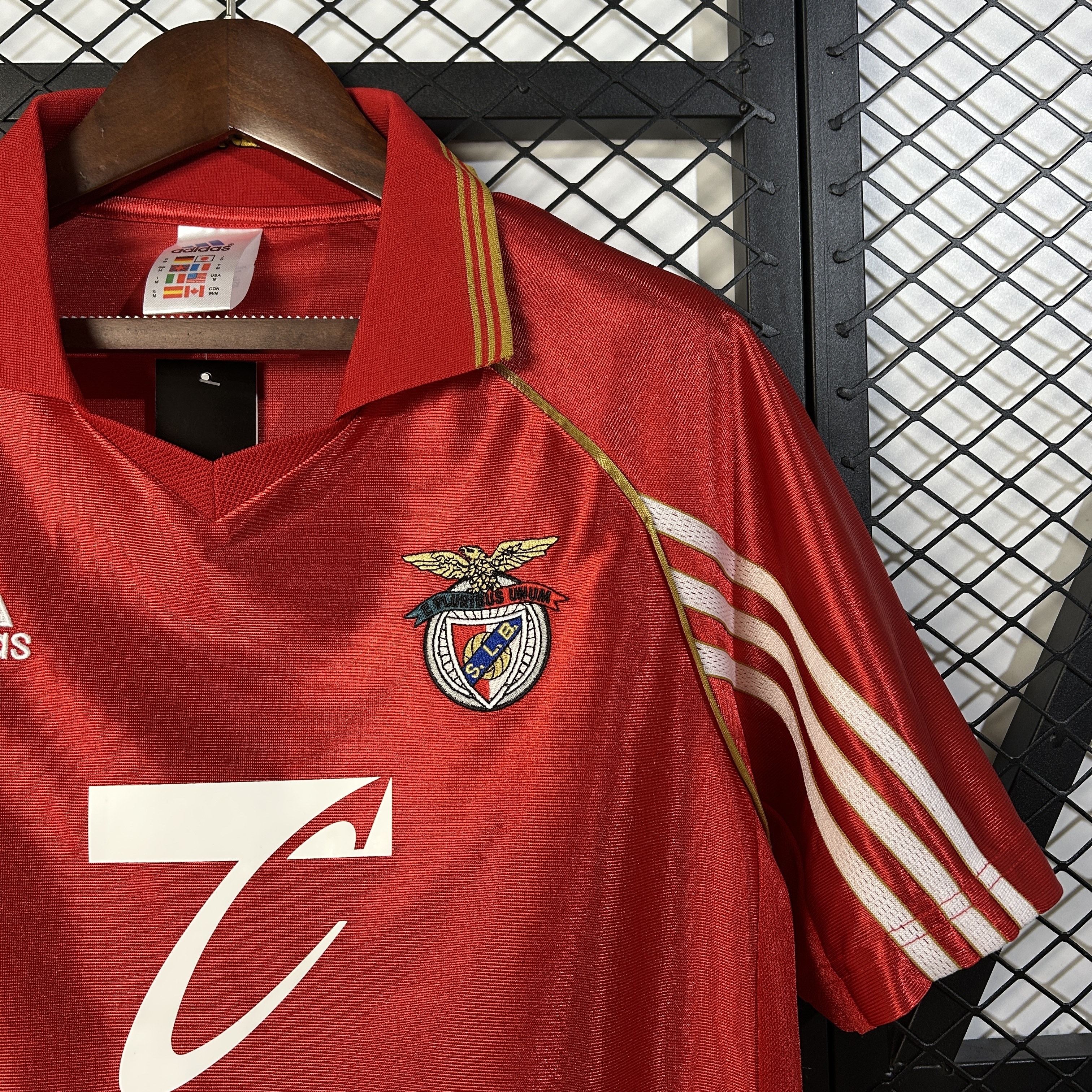 1998-1999 Benfica Home jersey