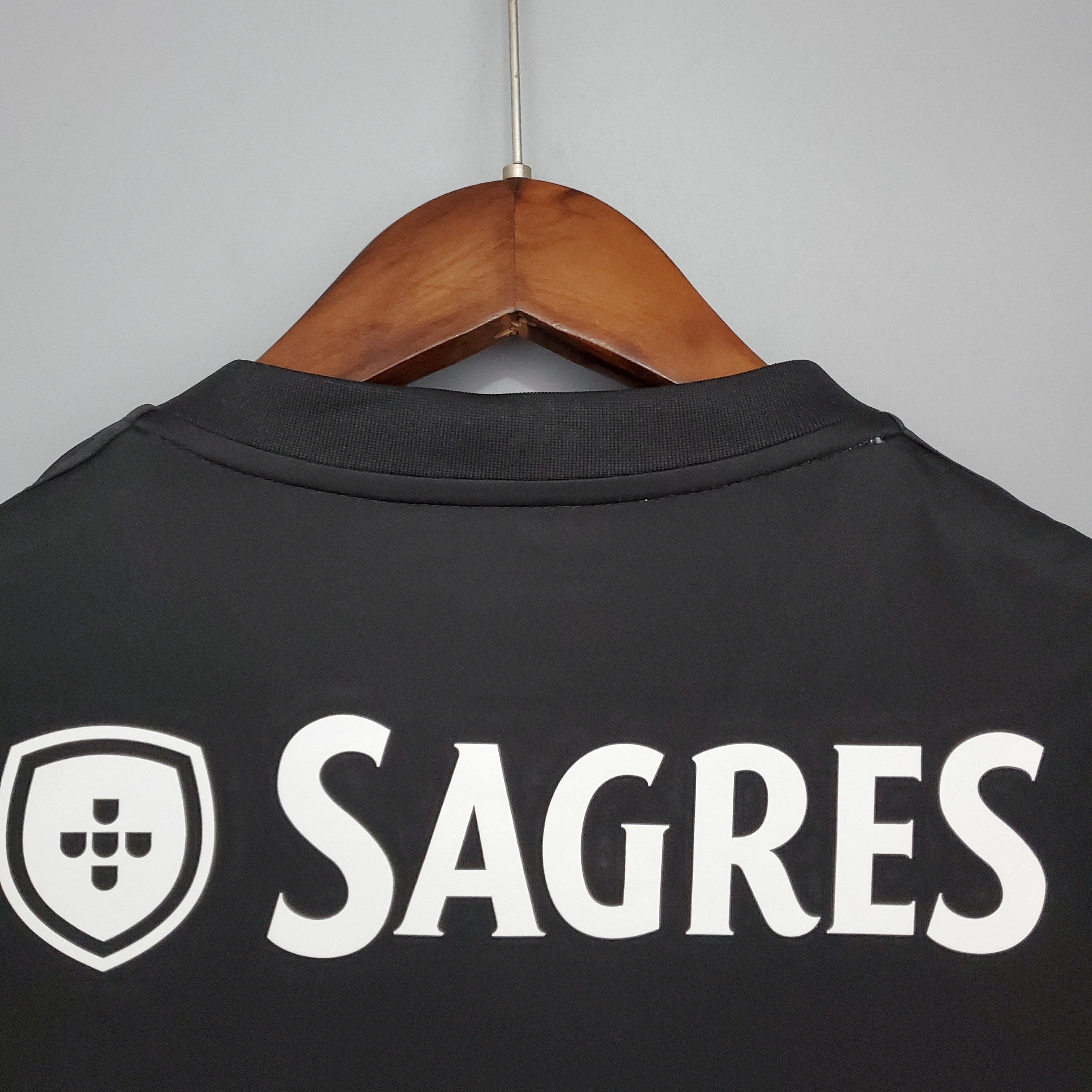 2013-2014 Benfica Away jersey