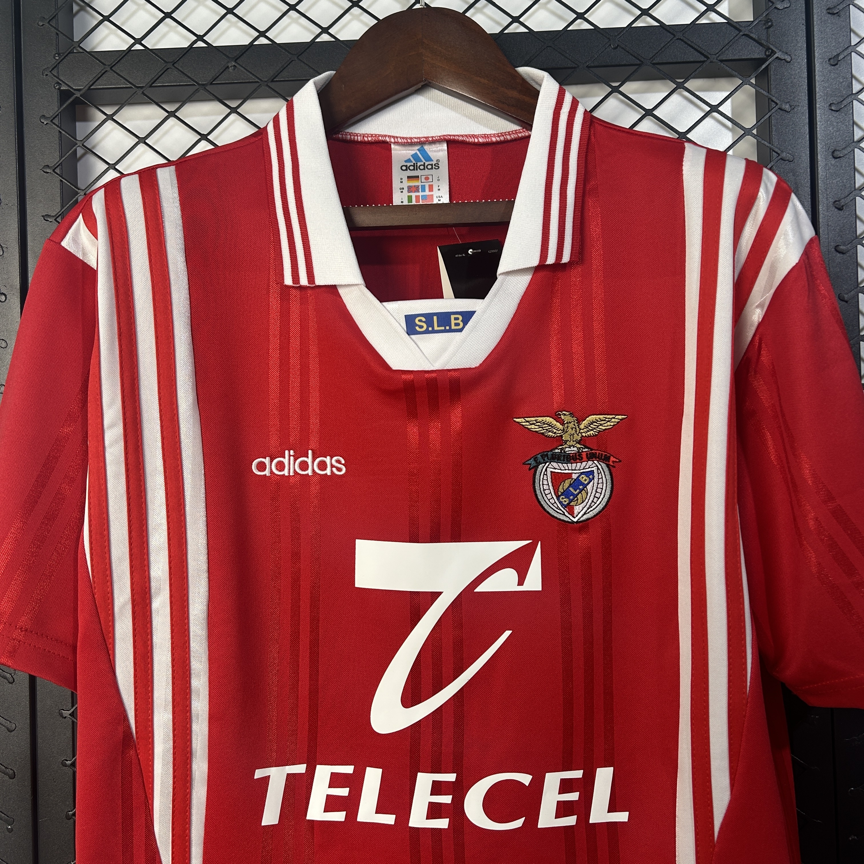 1997-1998 Benfica Home jersey