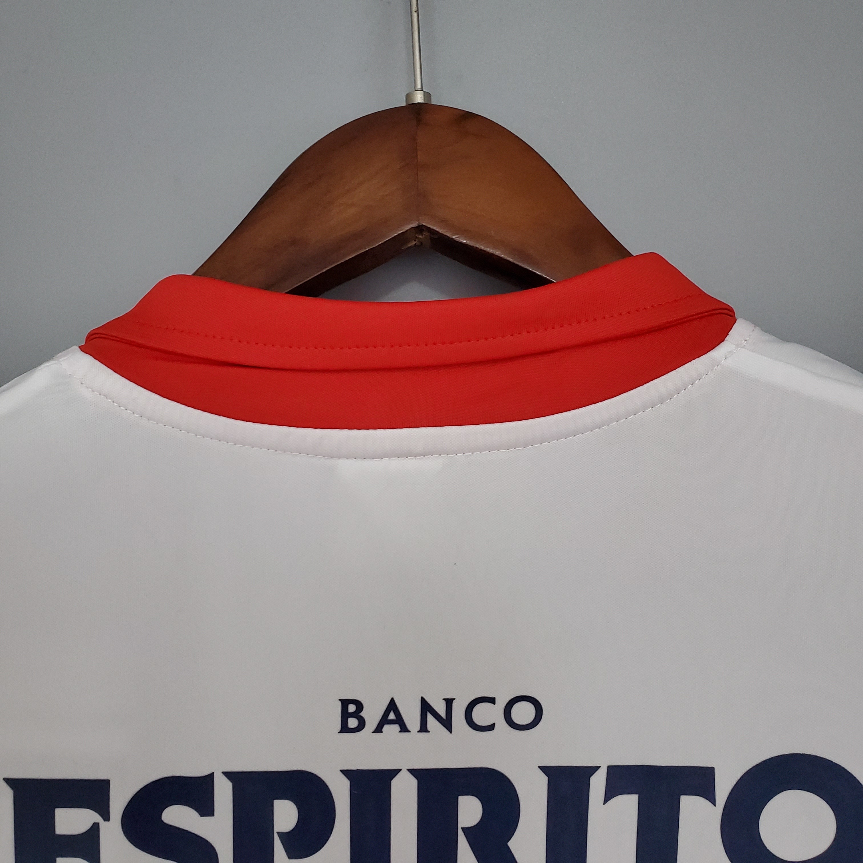 2004-2005 Benfica Away jersey