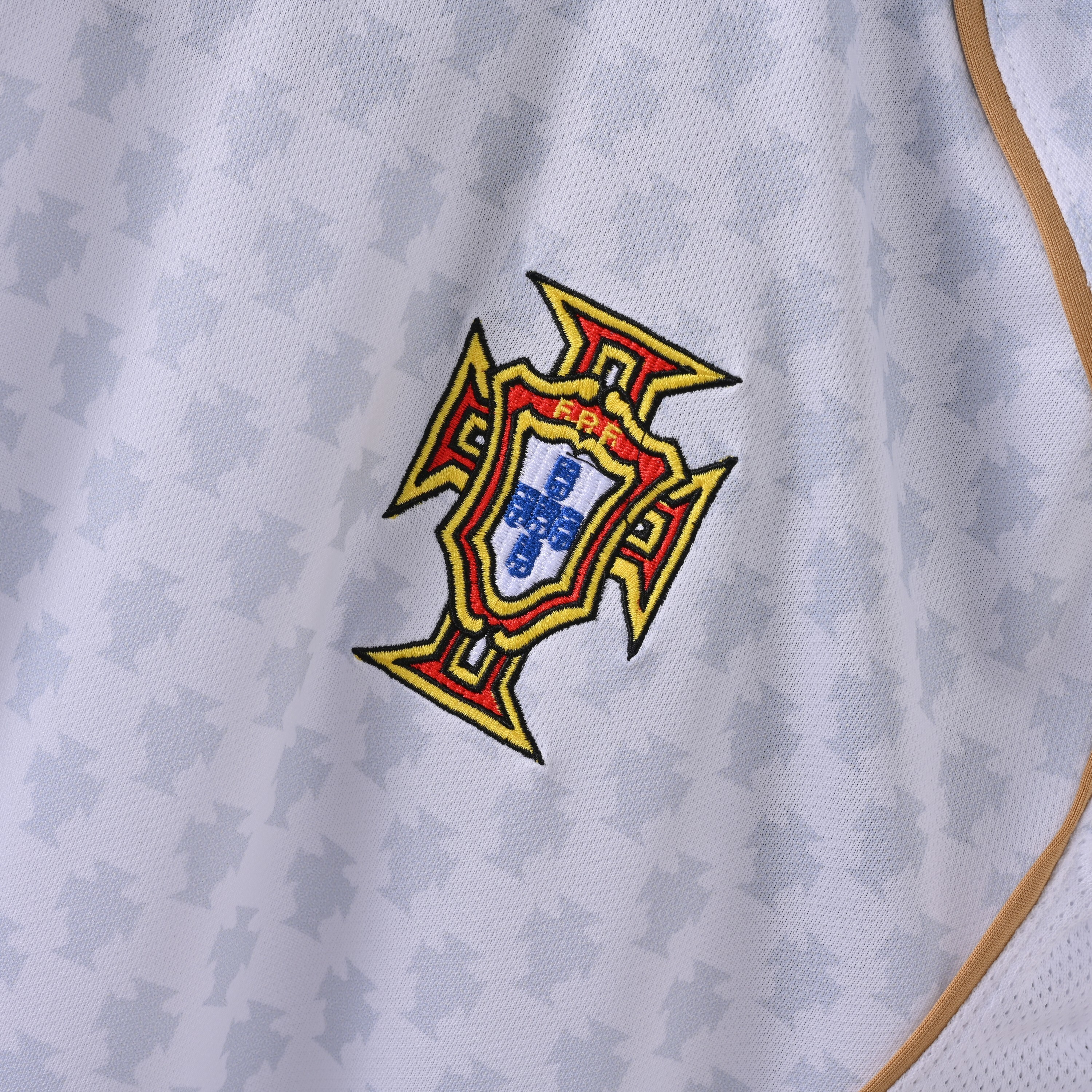 2004 Portugal Away jersey