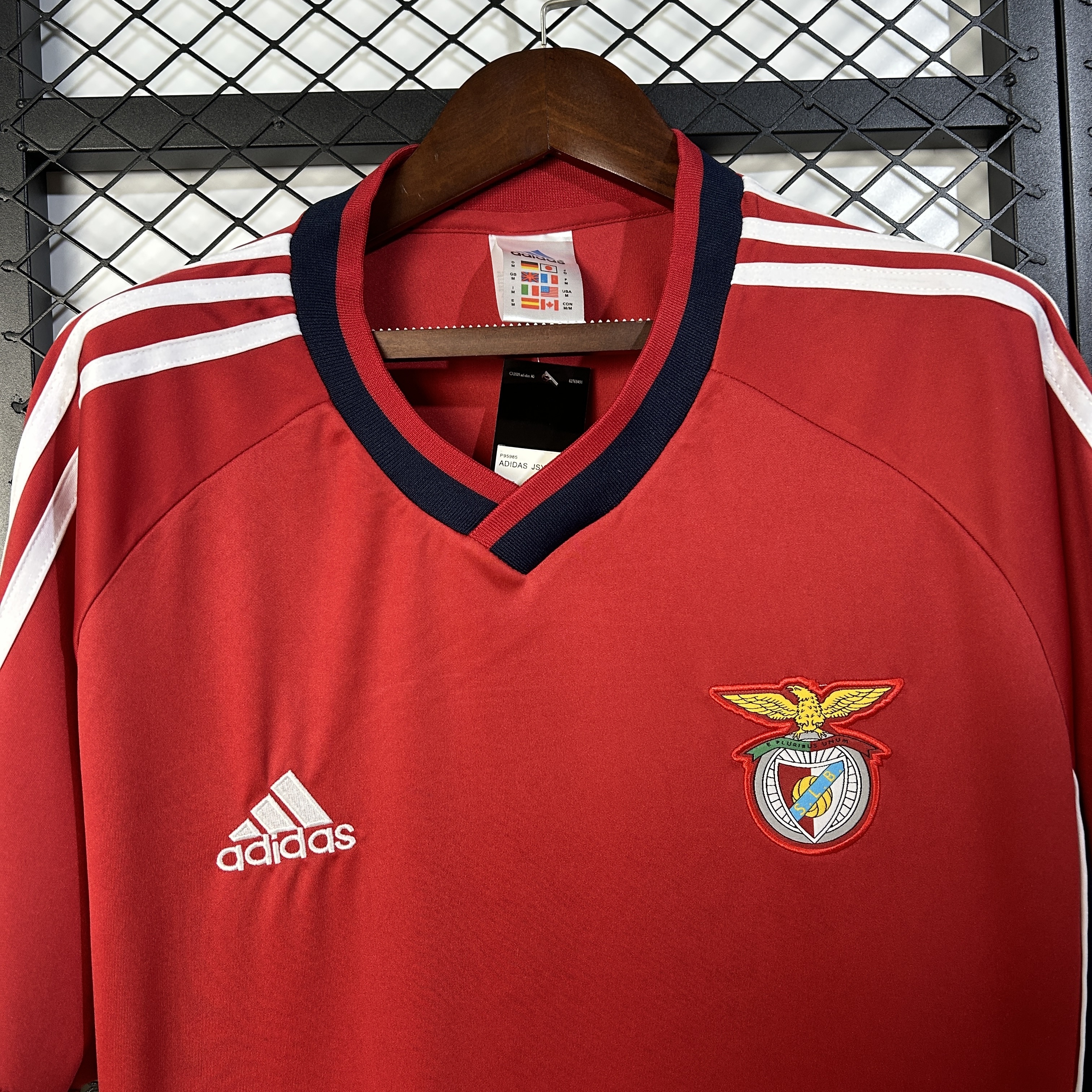 1999-2000 Benfica Home jersey