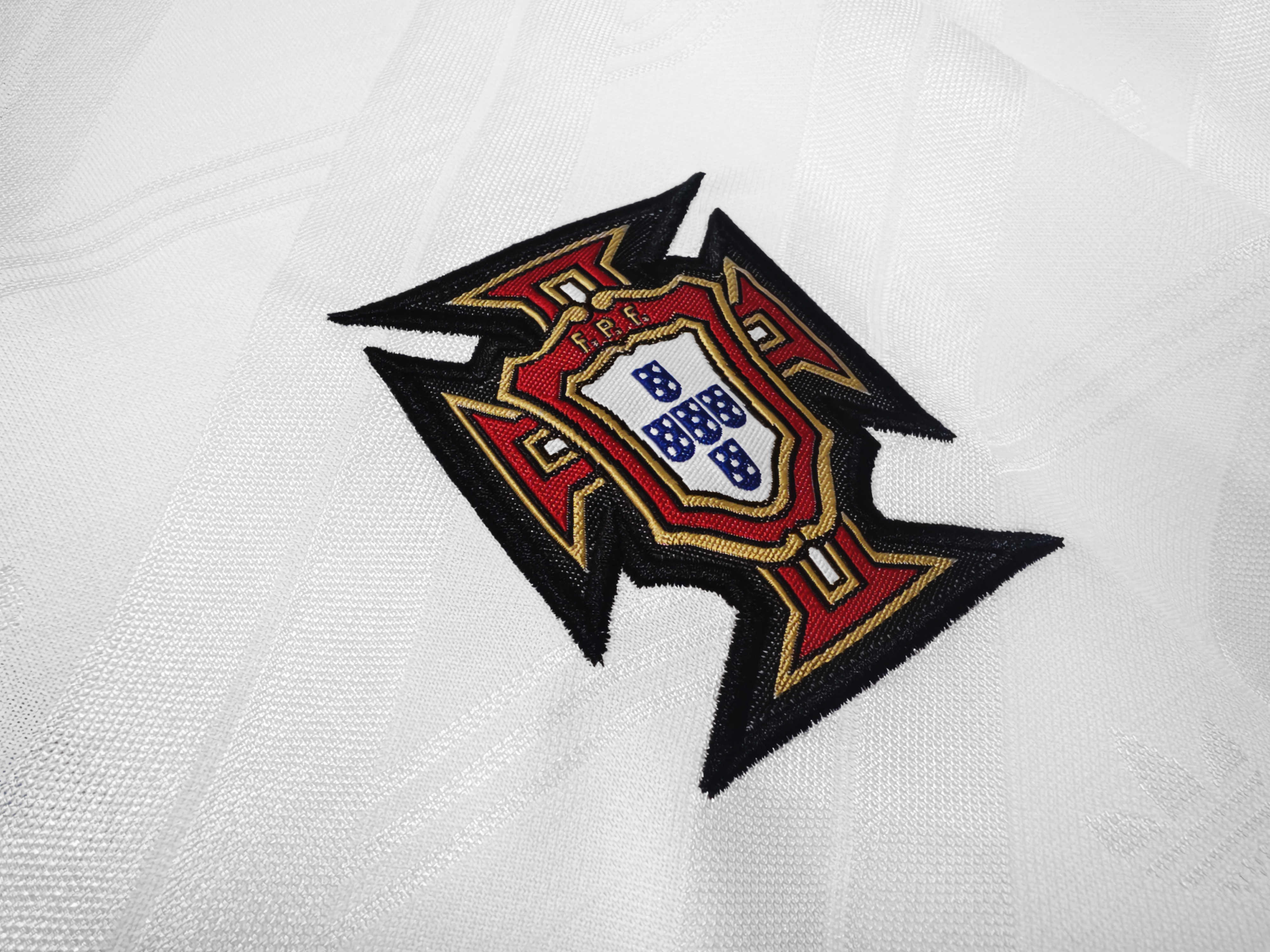 1992-1994 Portugal Away jersey