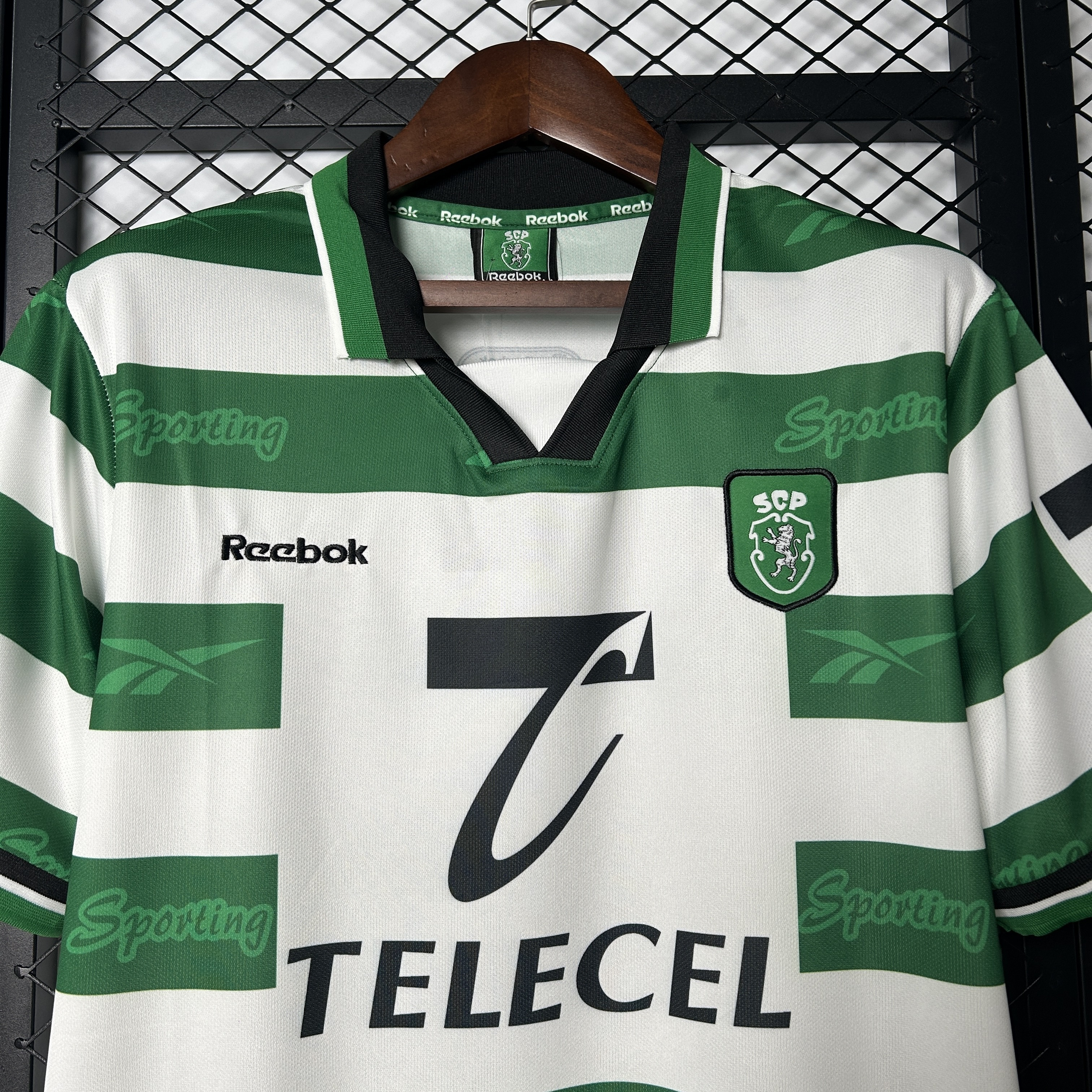 1999-2000 Sporting Home jersey