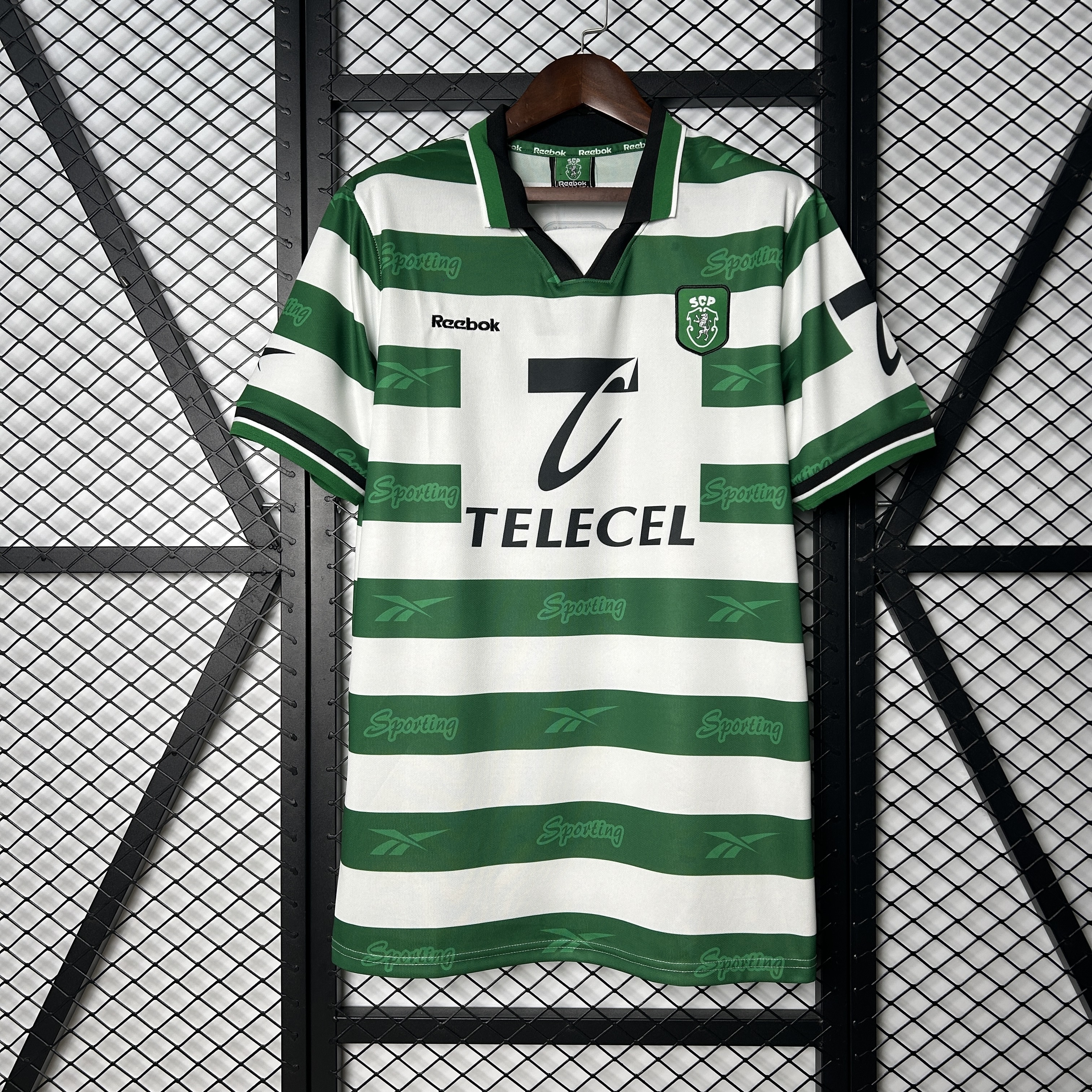 1999-2000 Sporting Home jersey