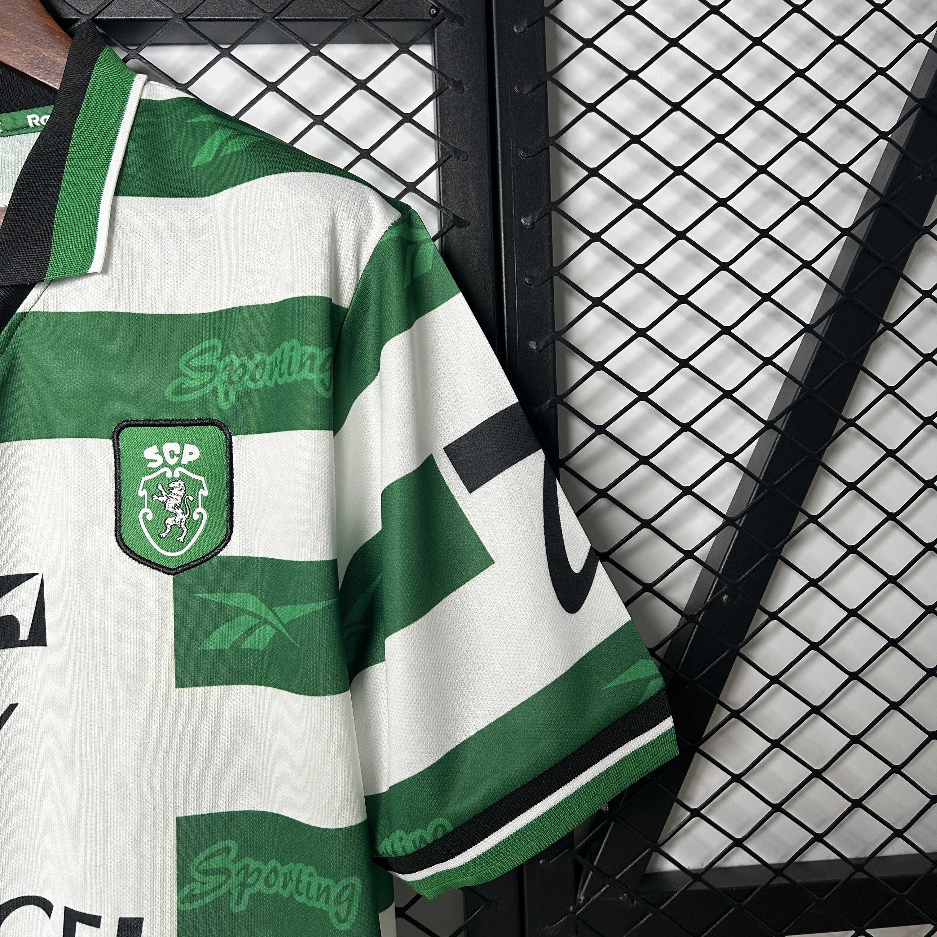 1999-2000 Sporting Home jersey