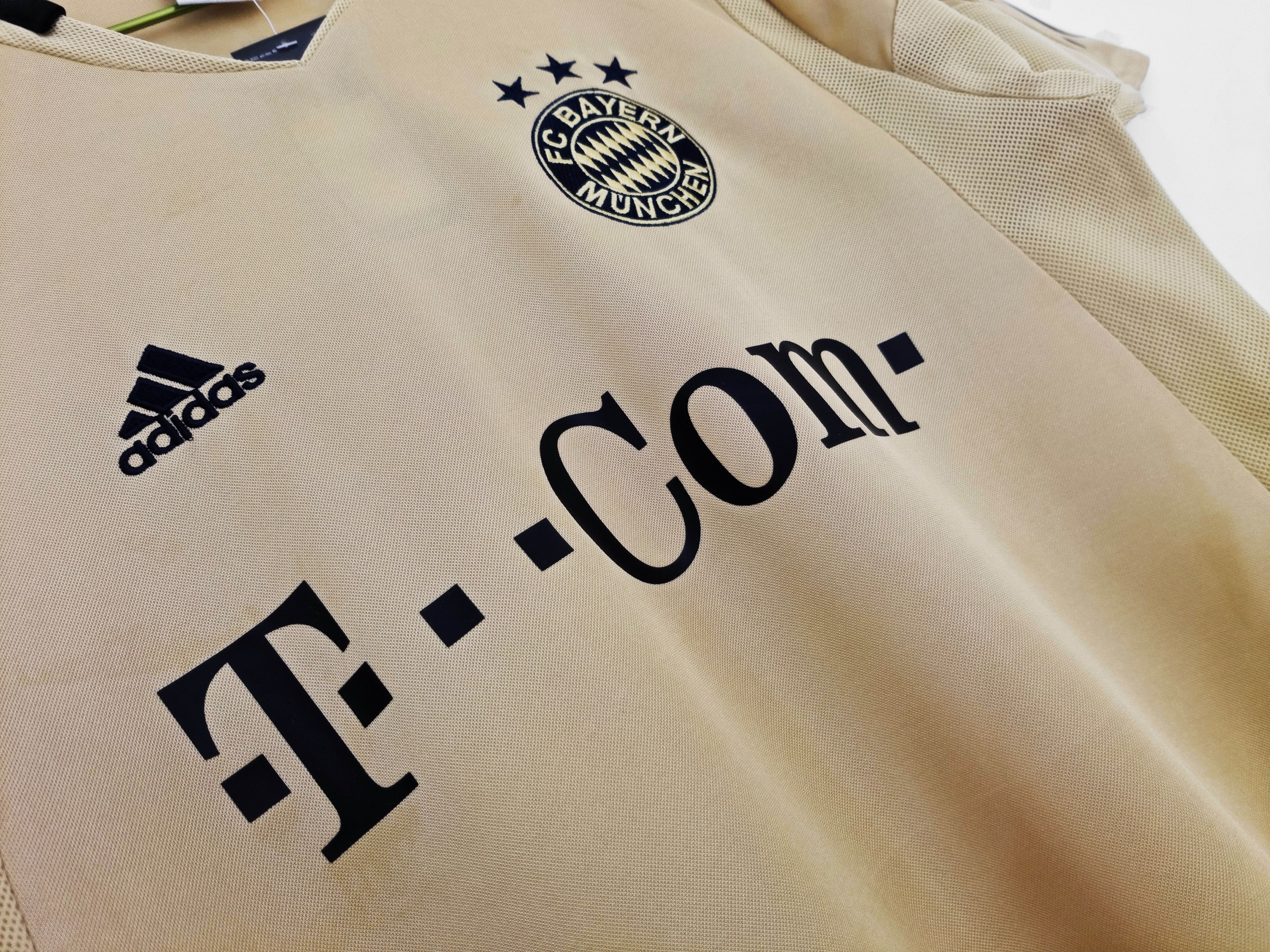 2004-2005 Bayern Munchen Away jersey