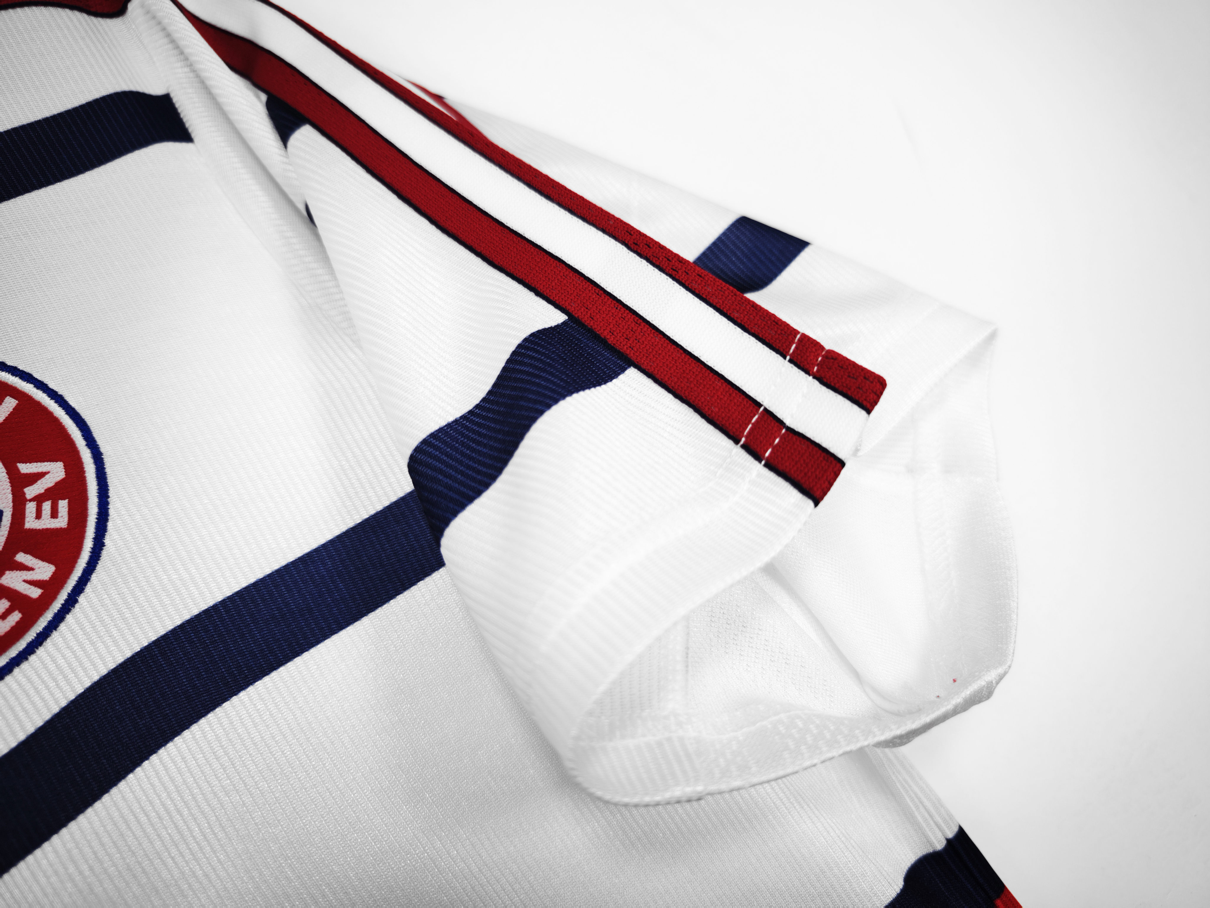 1998-2000 Bayern Munchen Away jersey