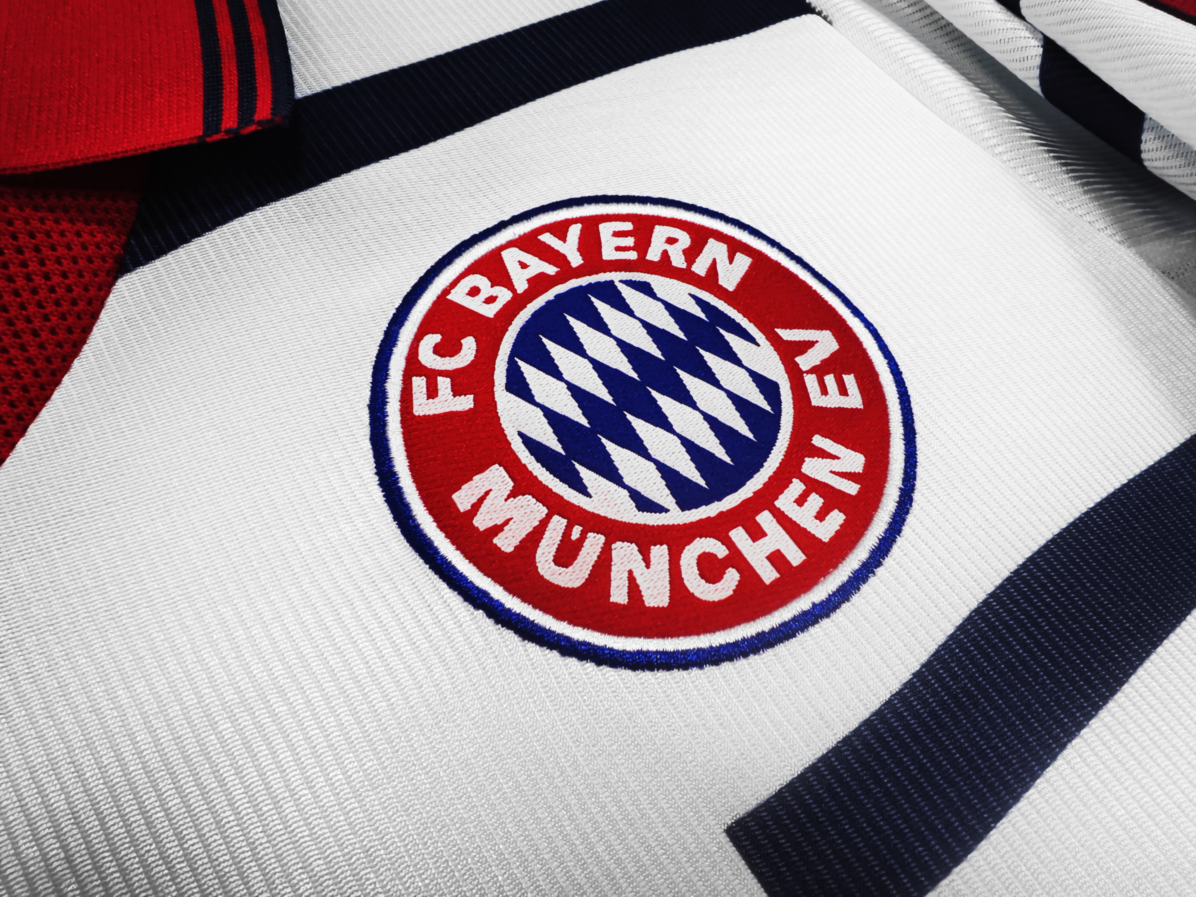 1998-2000 Bayern Munchen Away jersey