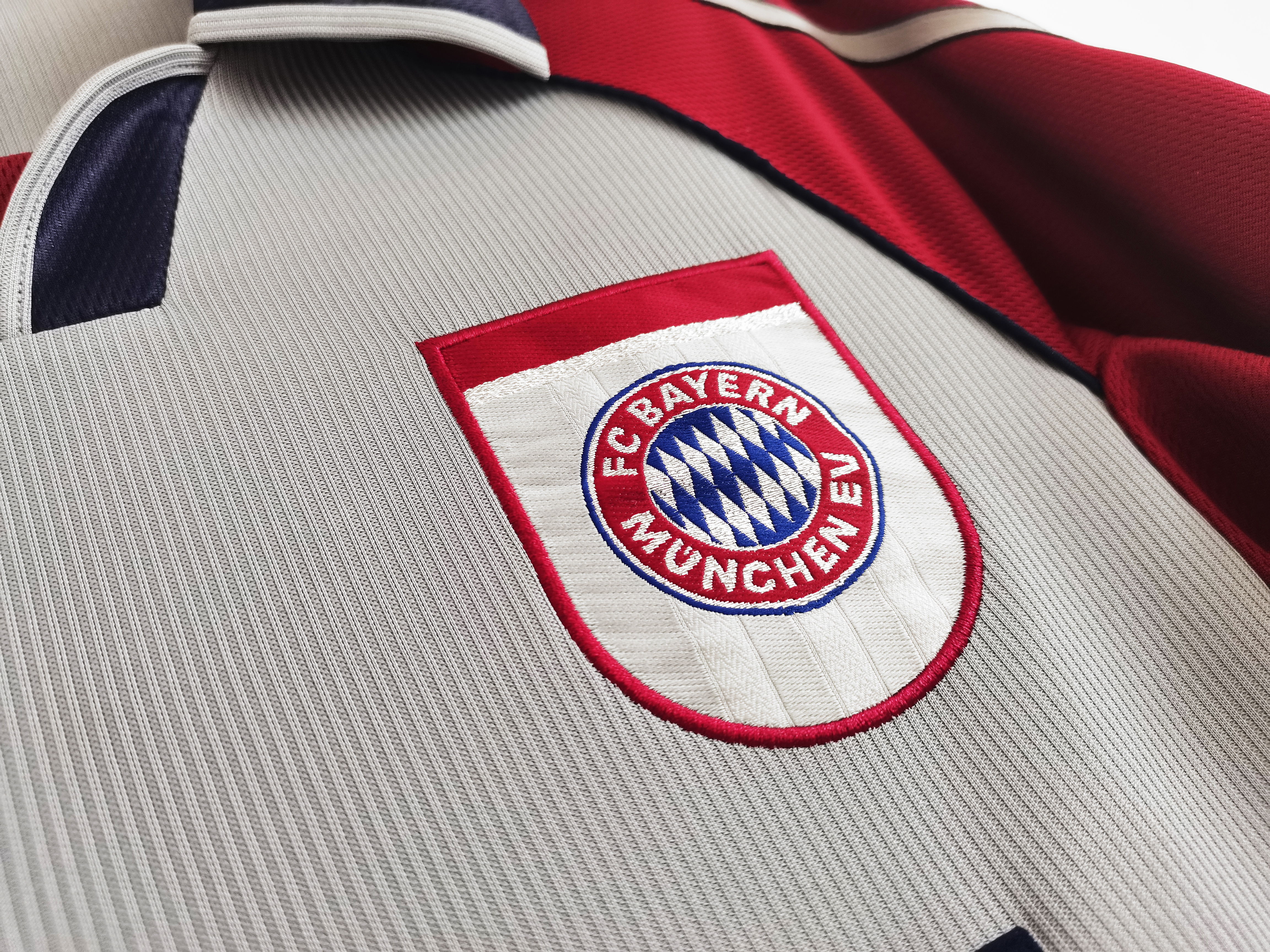 1998-1999 Bayern Munchen Away jersey