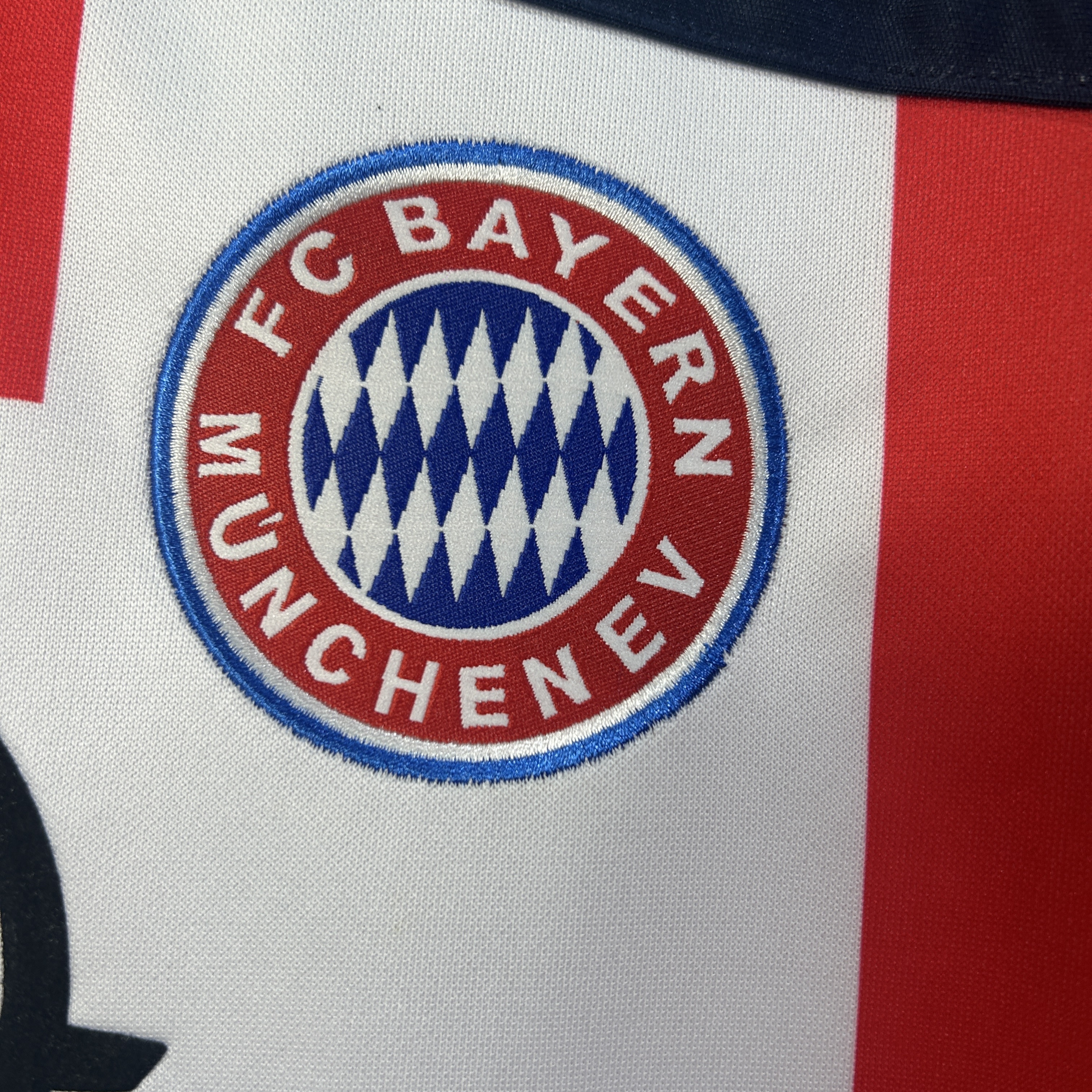 2000-2002 Bayern Munchen Away jersey