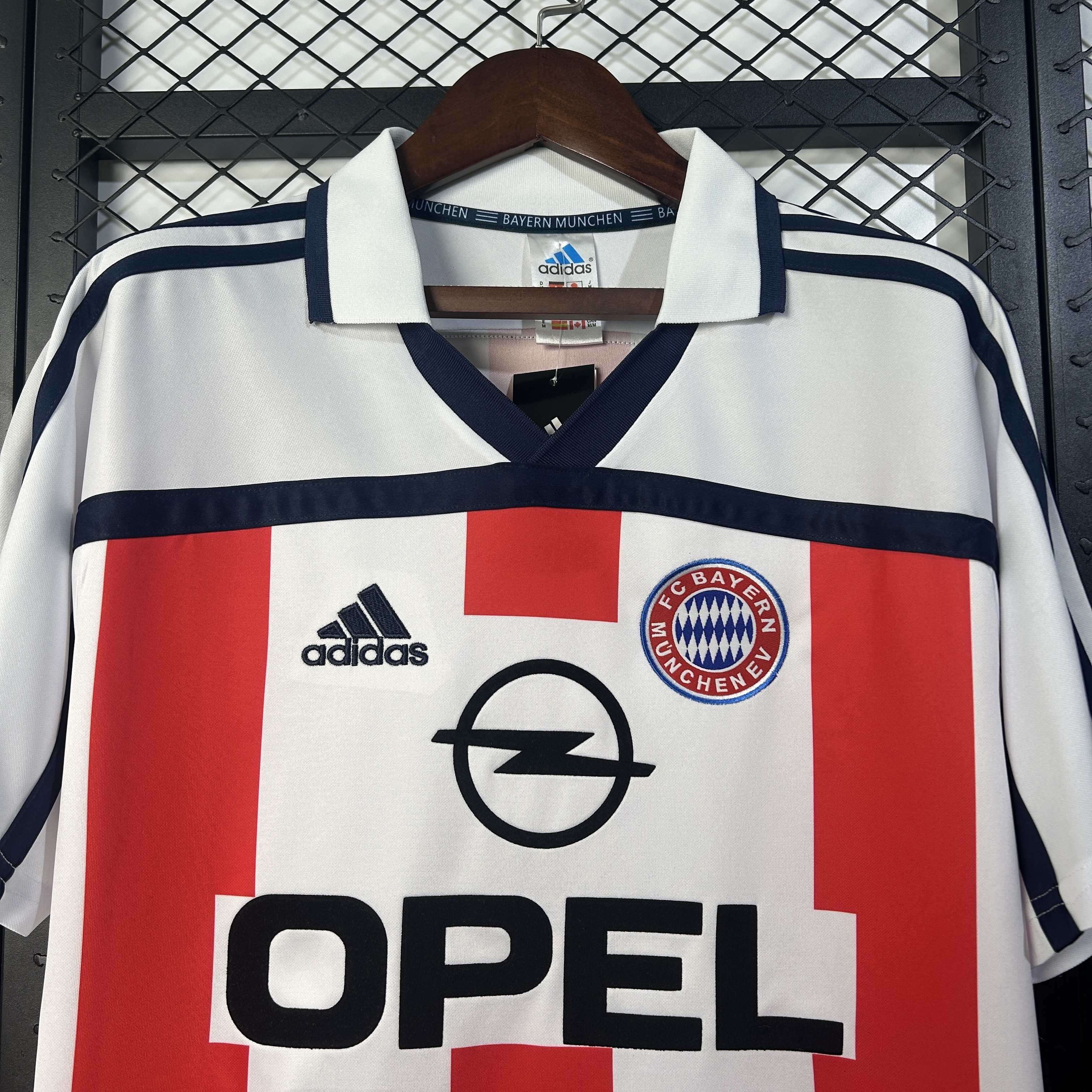 2000-2002 Bayern Munchen Away jersey