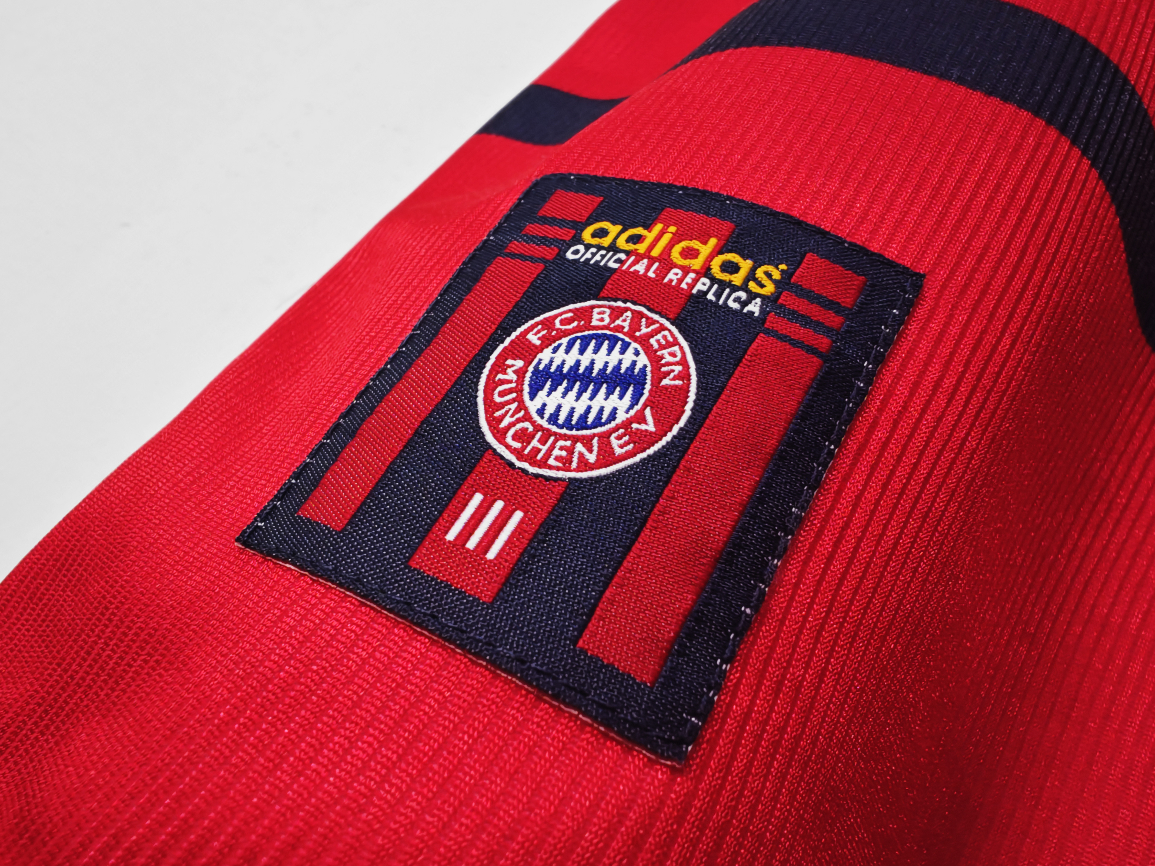1998-2000 Bayern Munchen Away jersey