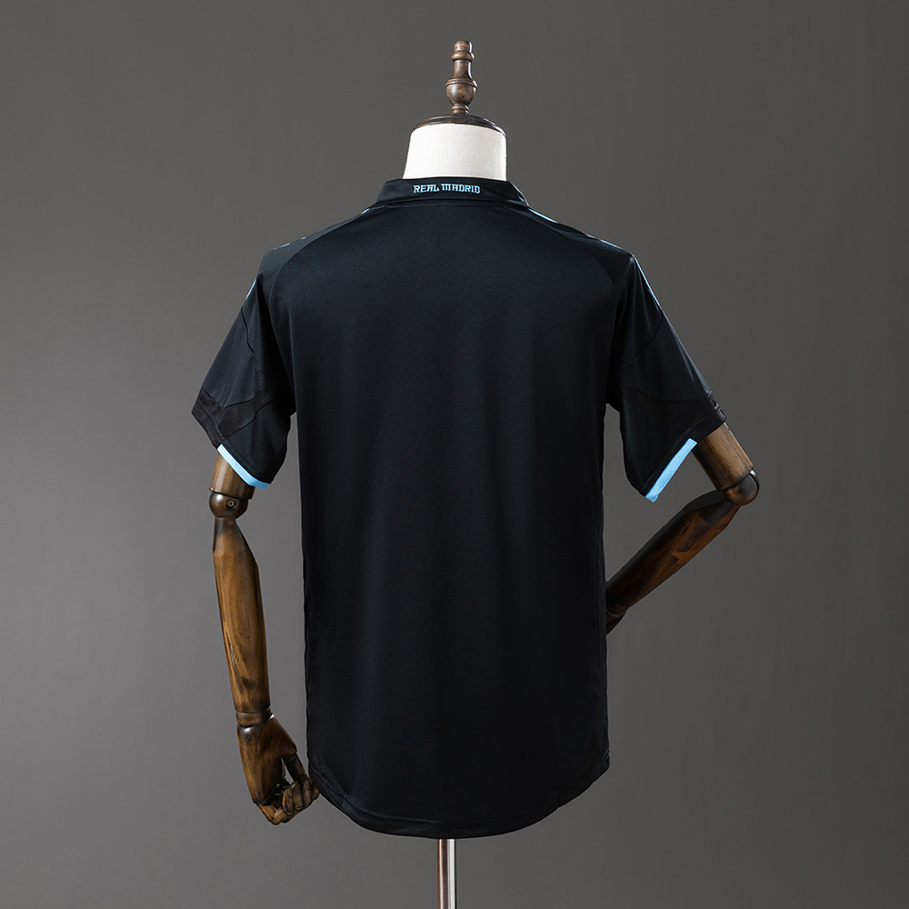 2009-2010 Real Madrid away jersey