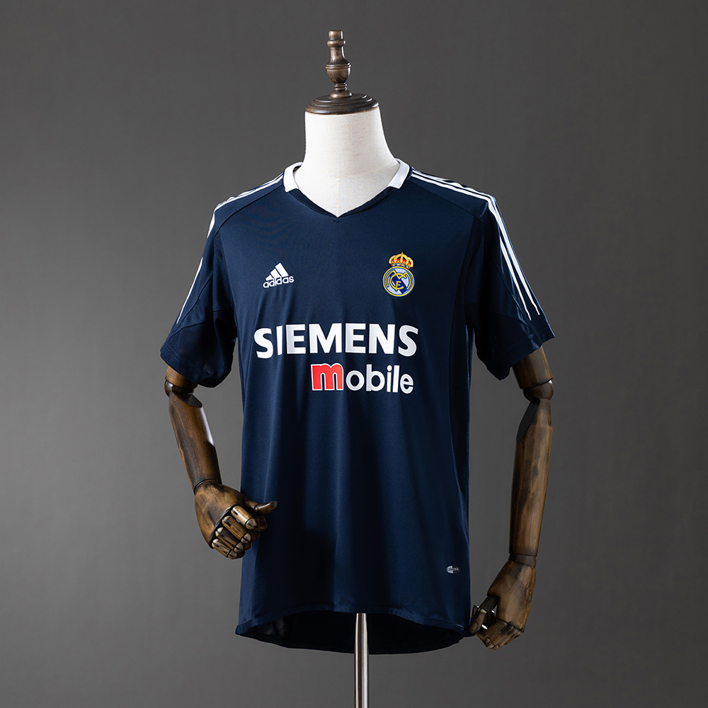 2004-2005 Real Madrid away jersey