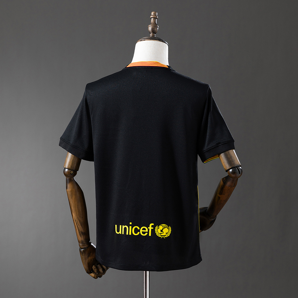 2013-2014 Barcelona third jersey