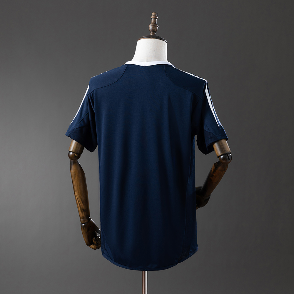 2004-2005 Real Madrid away jersey