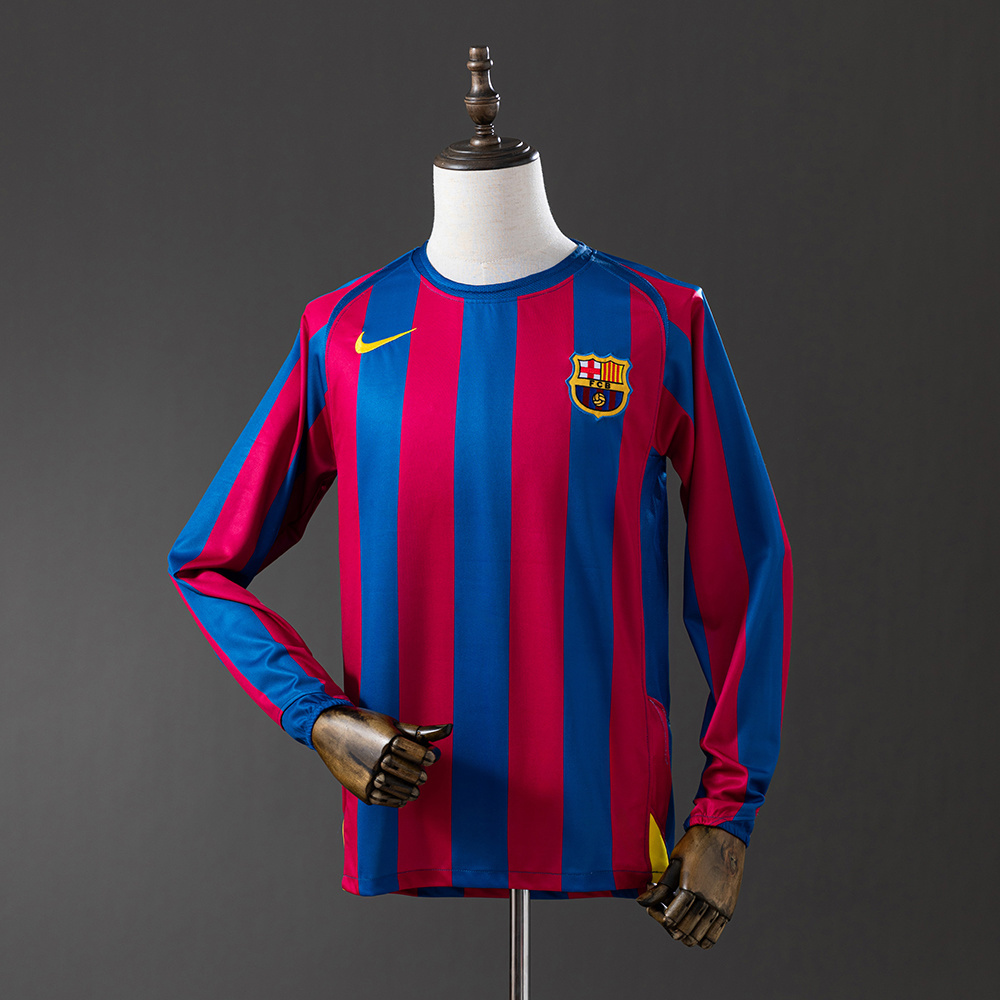 Long sleeves 2005-2006 Barcelona home jersey