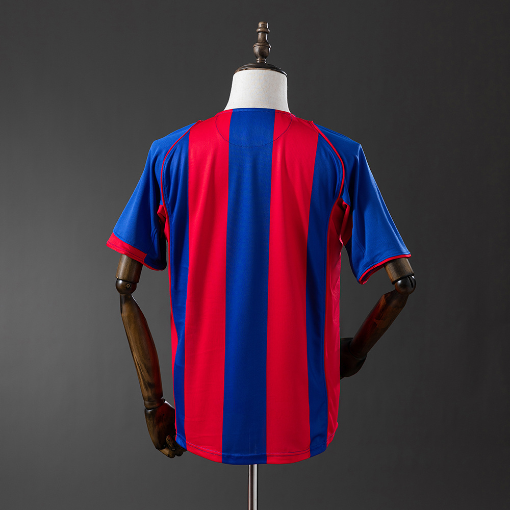 2004-2005 Barcelona home jersey