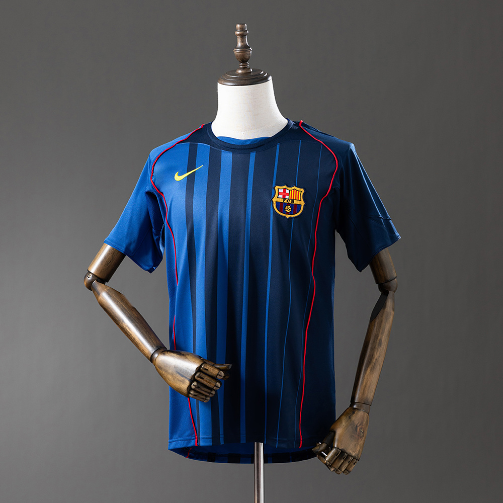 2004-2005 Barcelona away jersey