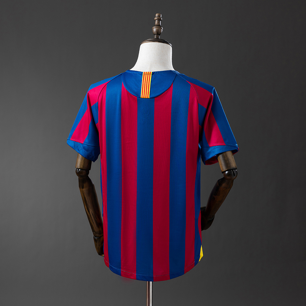 2005-2006 Barcelona home jersey