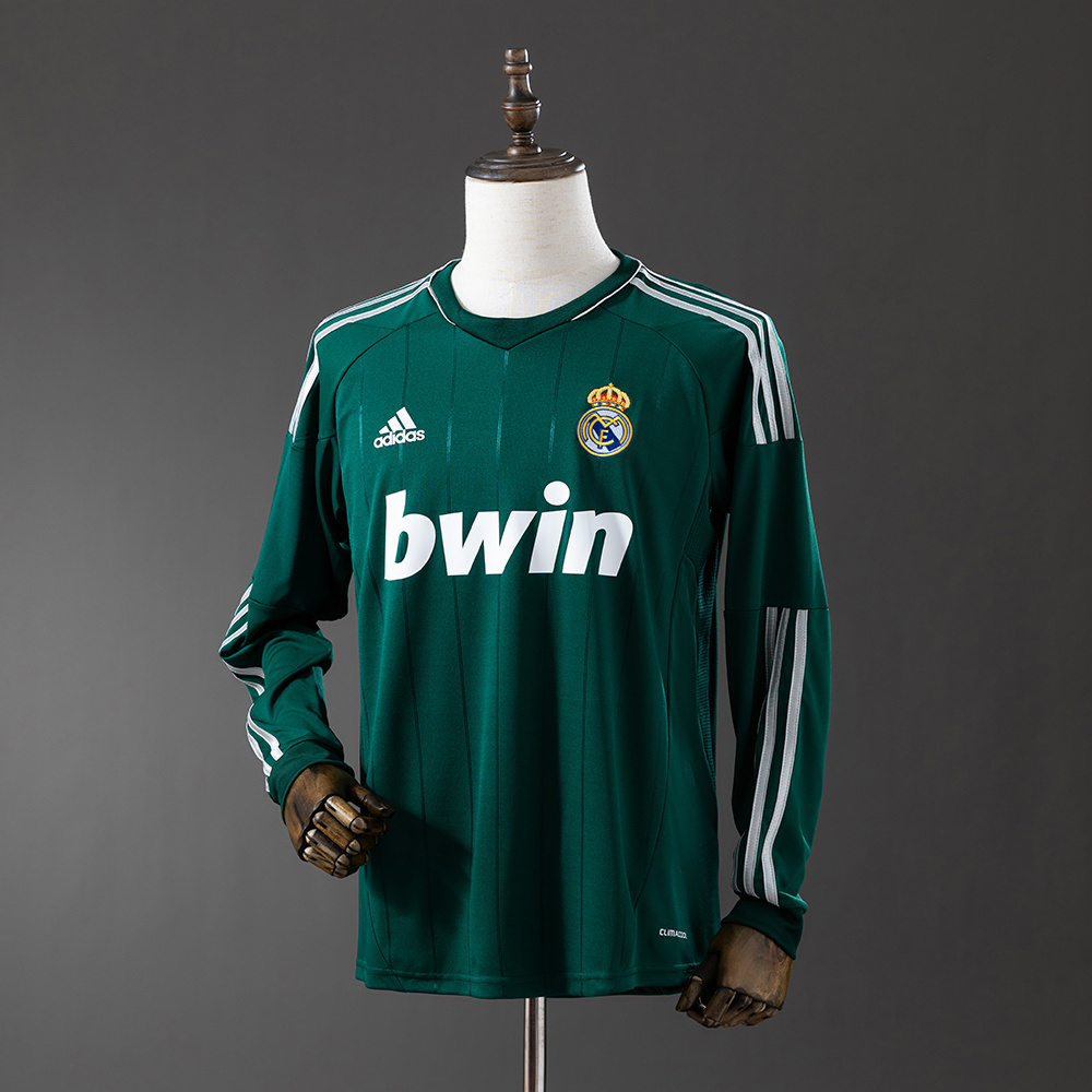 Long sleeves 2012-2013 Real Madrid third jersey