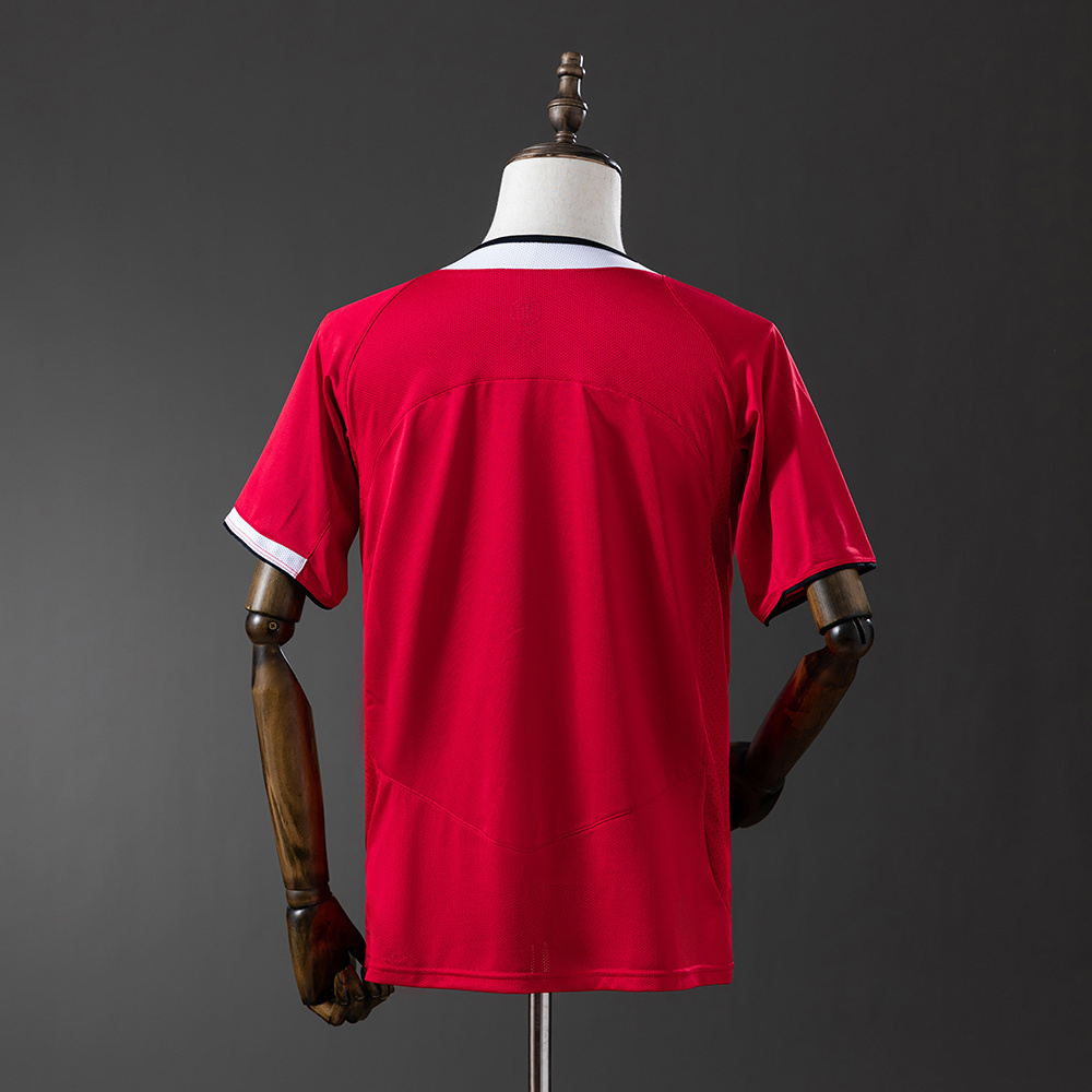 2004-2006 Manchester United home jersey