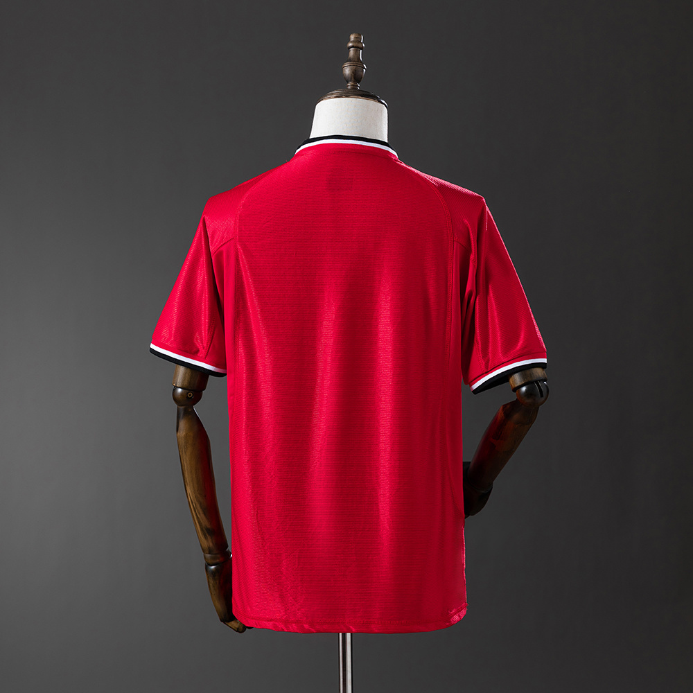 2000-2002 Manchester United home jersey