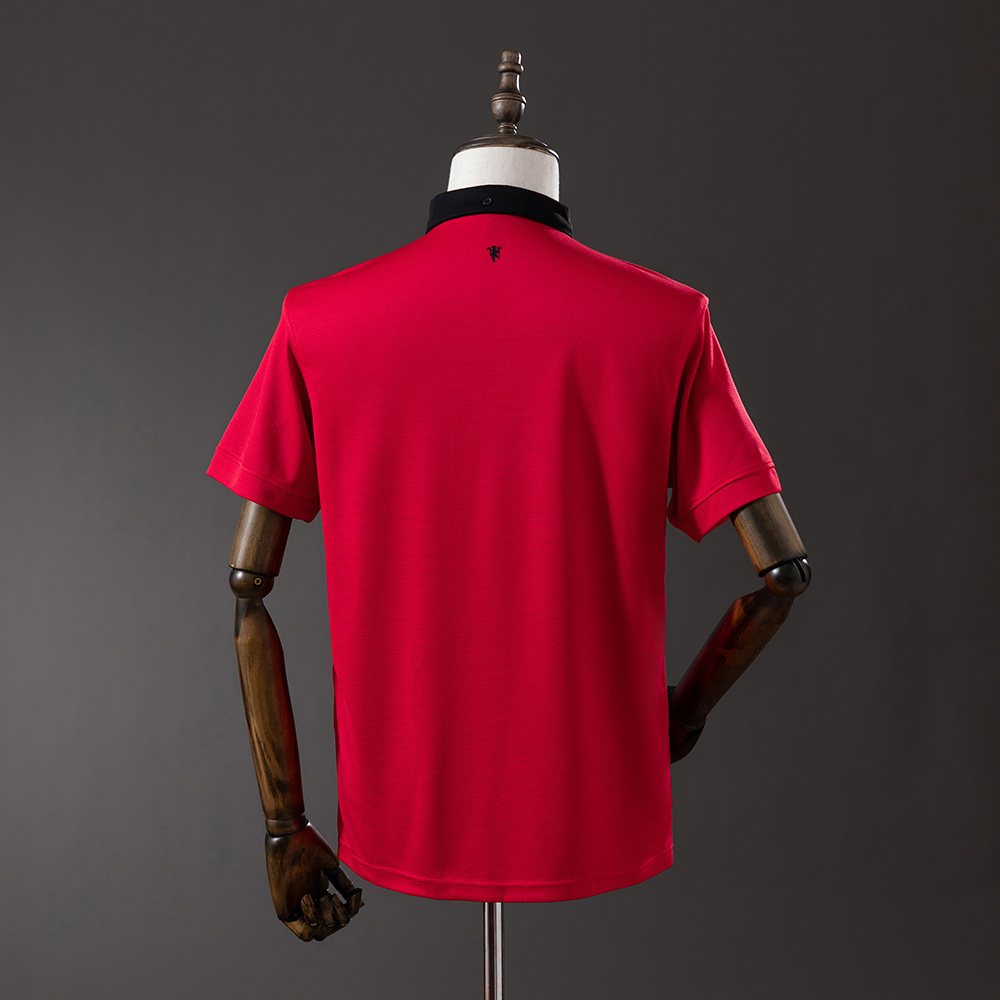 2013-2014 Manchester United home jersey