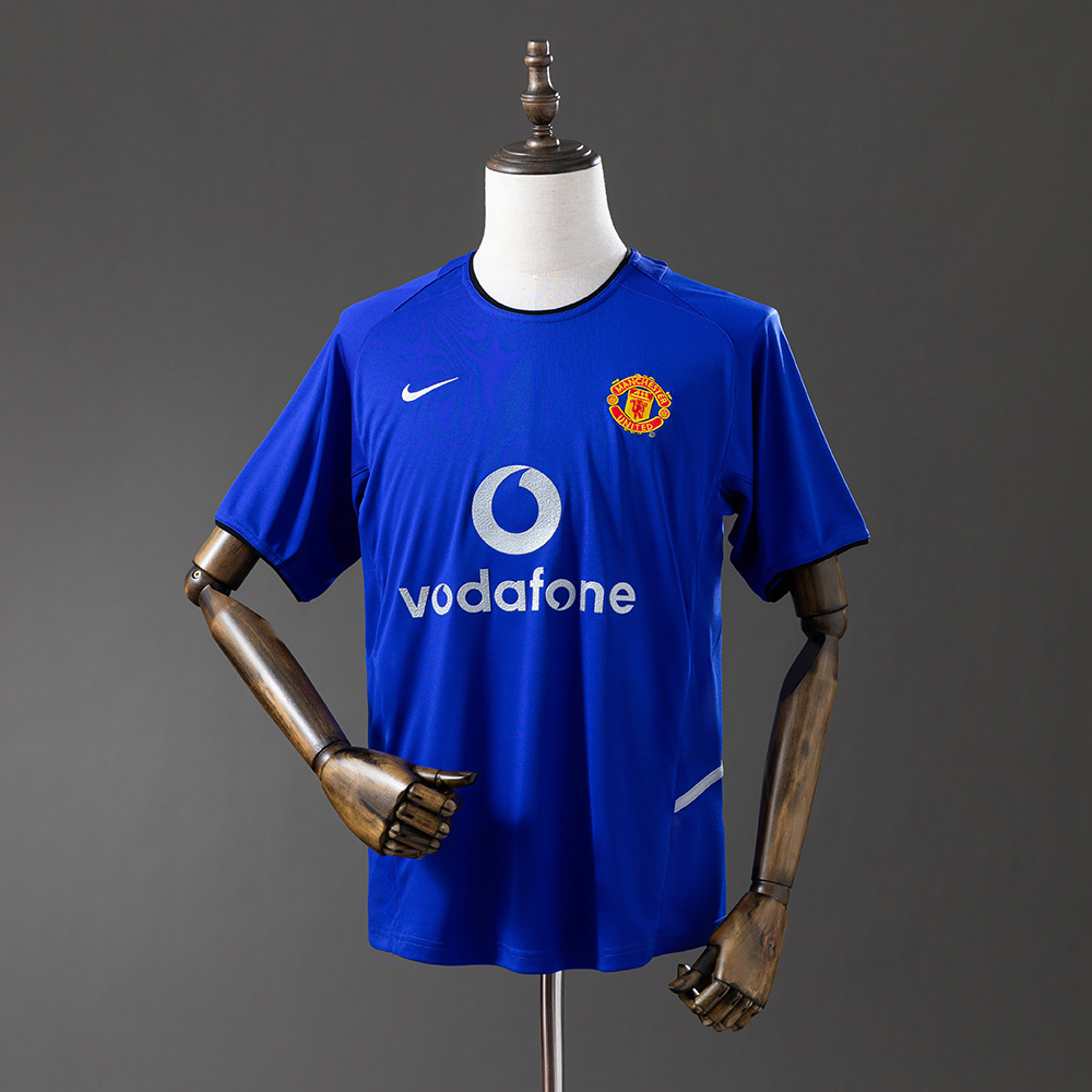 2002-2004 Manchester United away jerseys