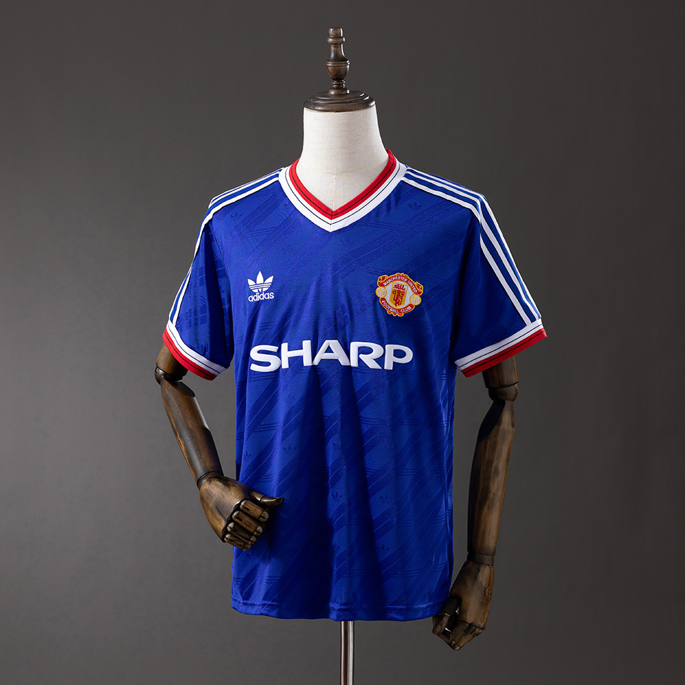 1986 Manchester United third jersey