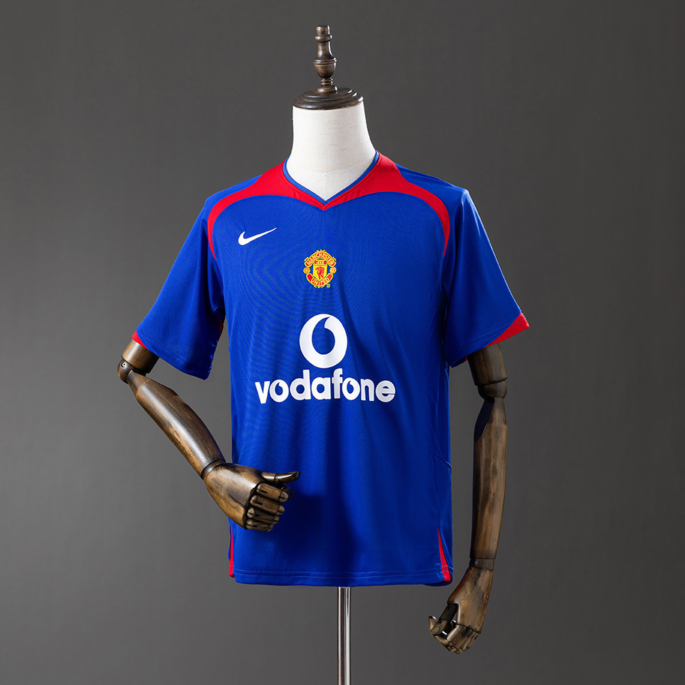 2005-2006 Manchester United away jersey