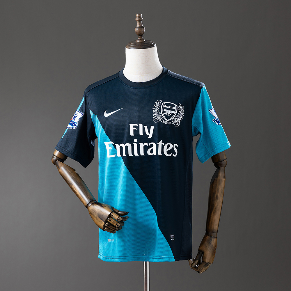 2011-2012 Arsenal away jersey