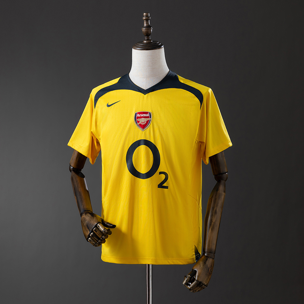2005-2006 Arsenal away jersey