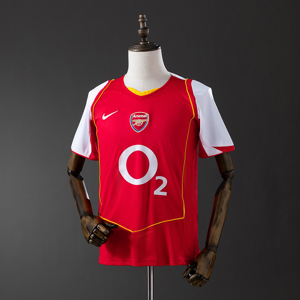 2004-2005 Arsenal home jersey