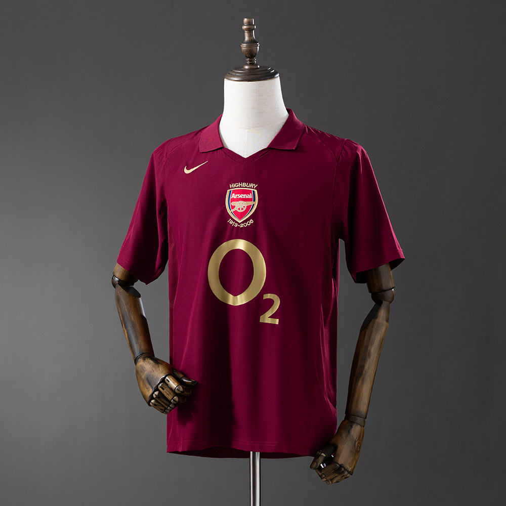 2005-2006 Arsenal home jersey