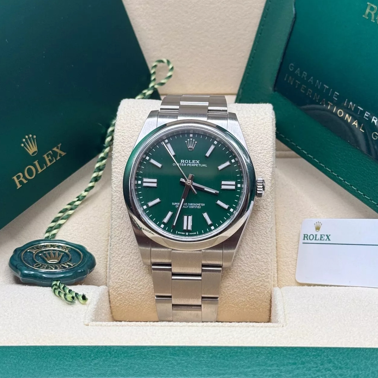 【Super Clone】ROLEX Oyster Perpetual 41mm 124300-0005 Green Index Dial & Smooth Bezel Oyster Bracelet Men’s Watch