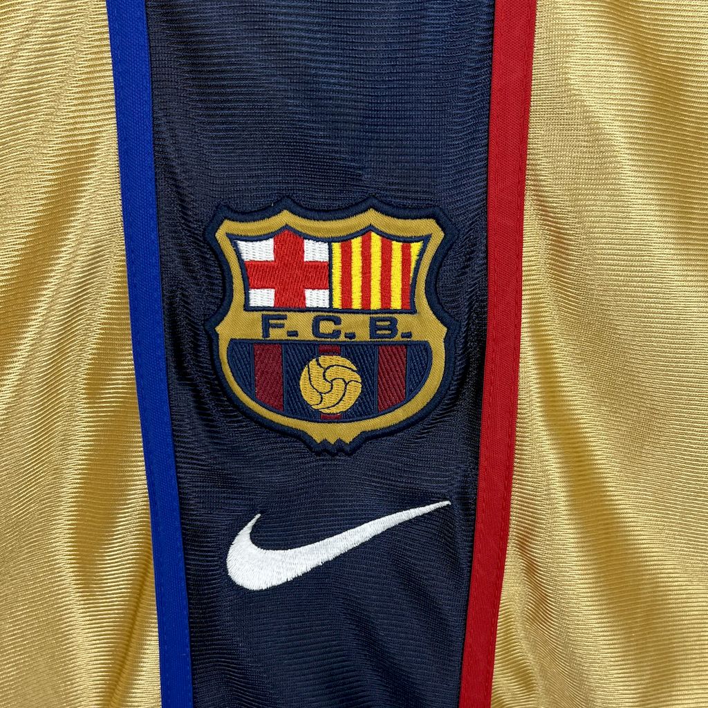 Barcelona Retro Away Jersey 01/02