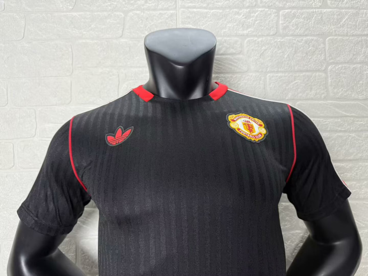 Manchester United Icons Black Player Jersey 25/26