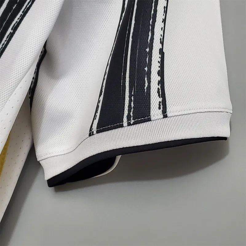 20-21 Juventus Home Soccer Retro Jerseys Shirt