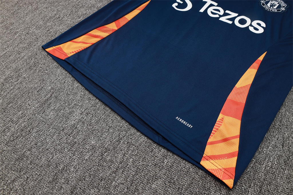 Manchester United Training Jersey 24/25