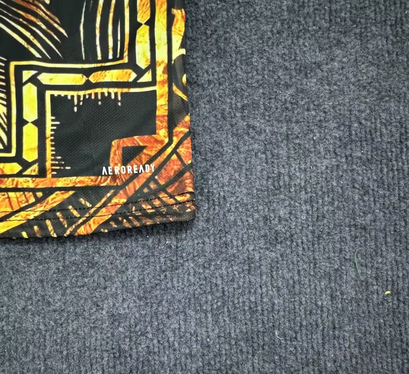 Real Madrid Golden Lion Man Jersey 25/26