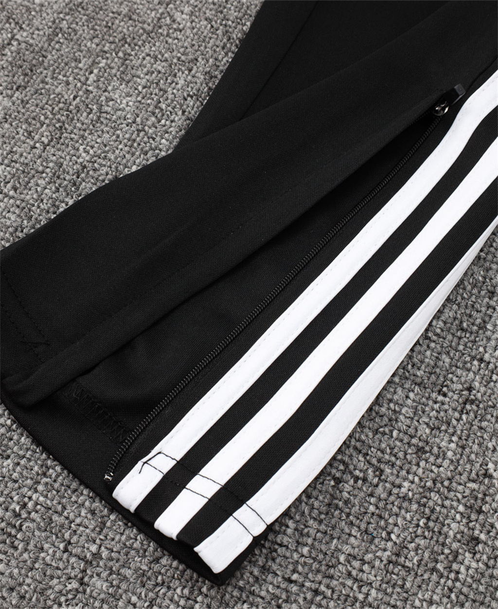 Manchester United Training Pants 24/25