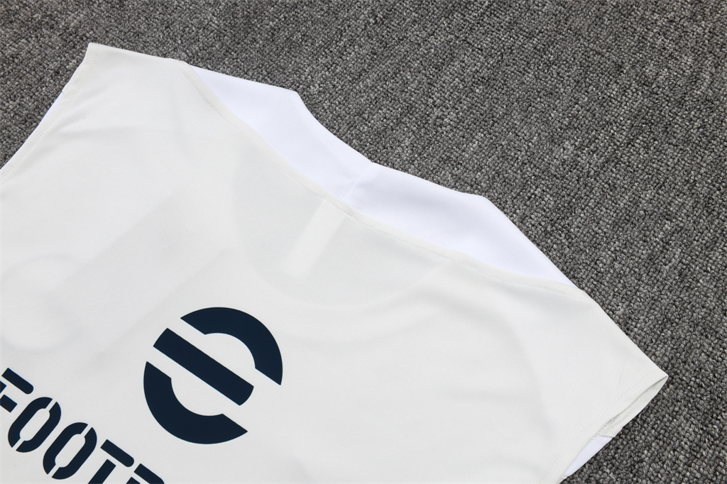 Inter Milan Training Jersey 24/25