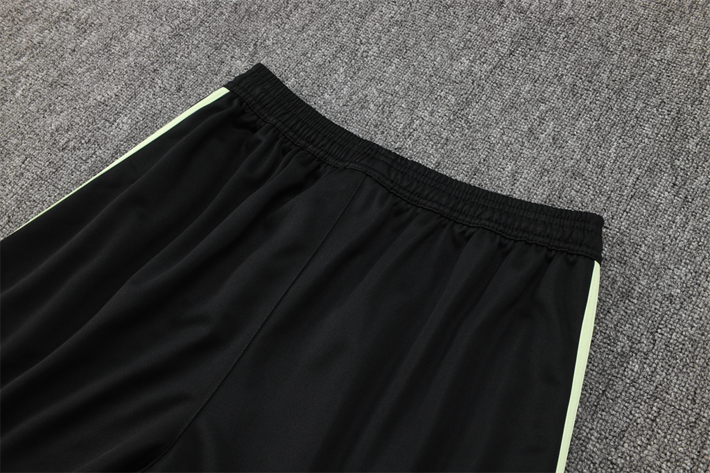 Manchester United Training Pants 24/25