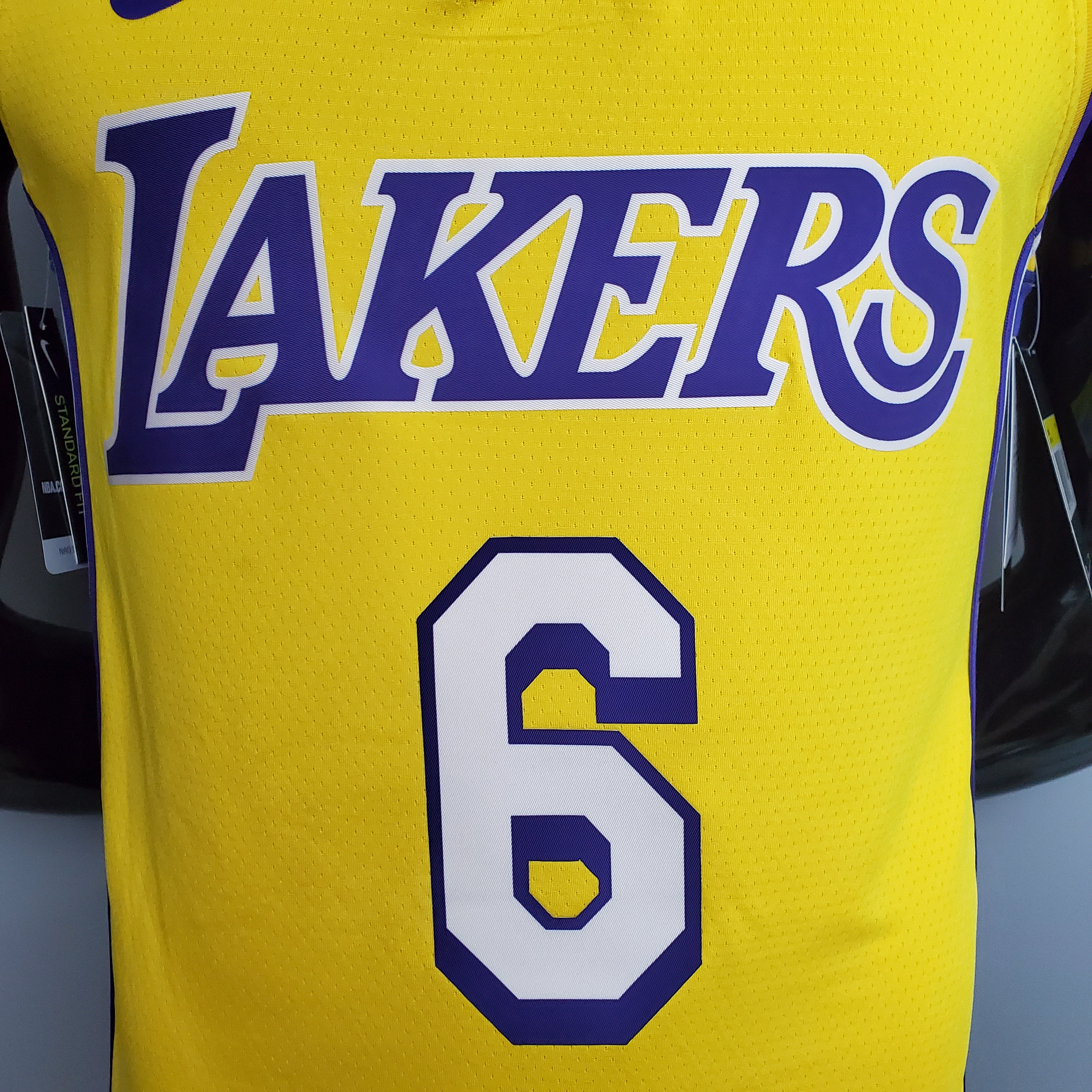 LeBron James Los Angeles Lakers 2020/21 Swingman Jersey Yellow